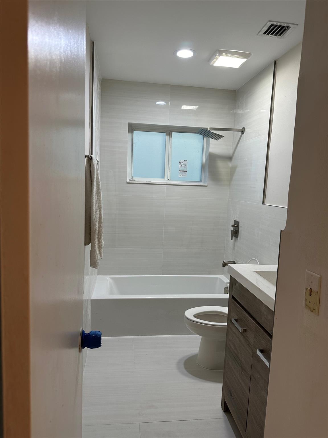 CORAL HEIGHTS SEC 3 - Residential Lease