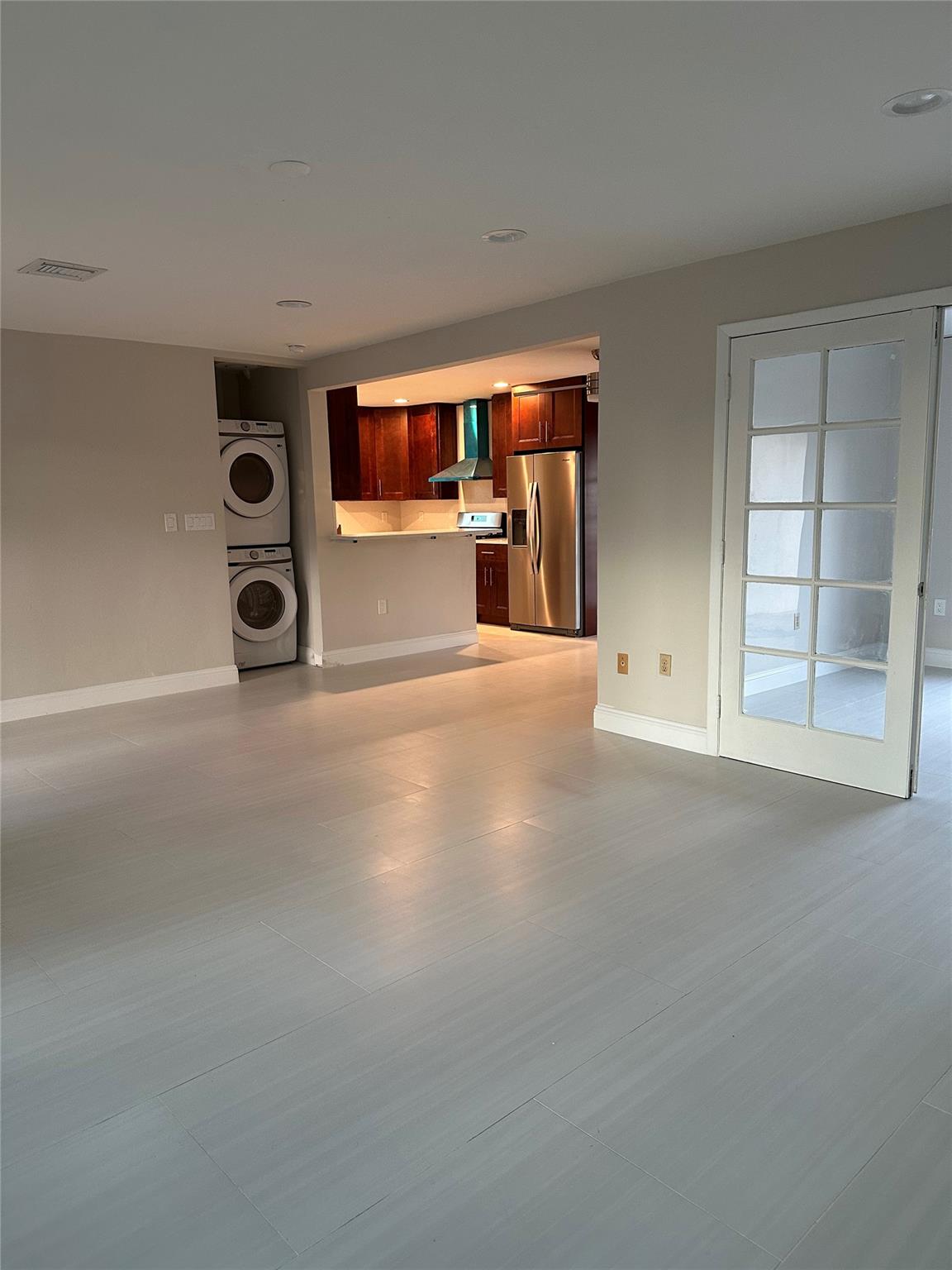 CORAL HEIGHTS SEC 3 - Residential Lease