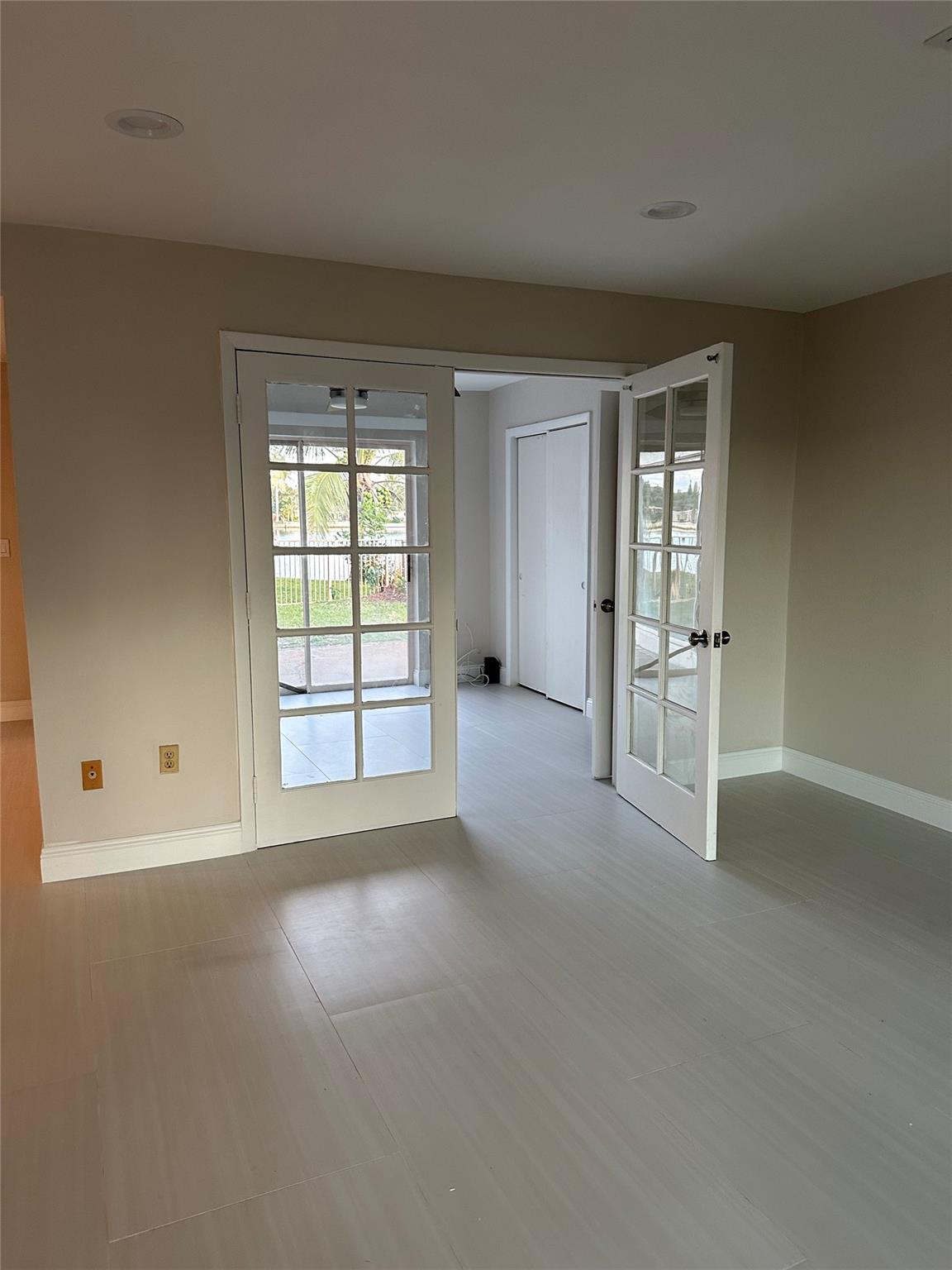 CORAL HEIGHTS SEC 3 - Residential Lease