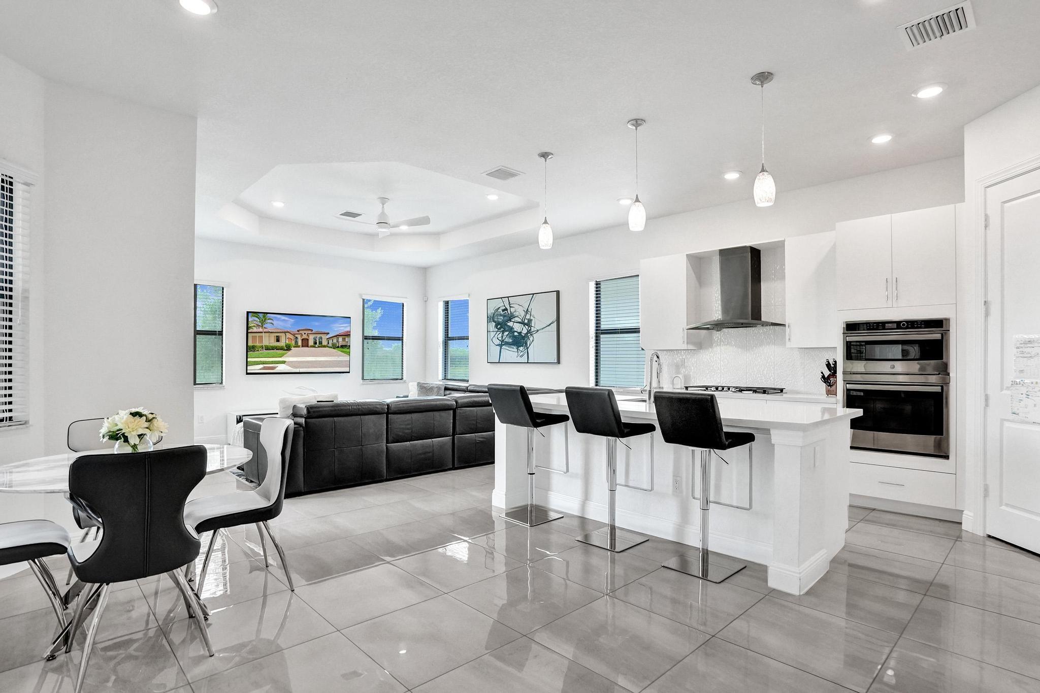 12855 Bayside Ct