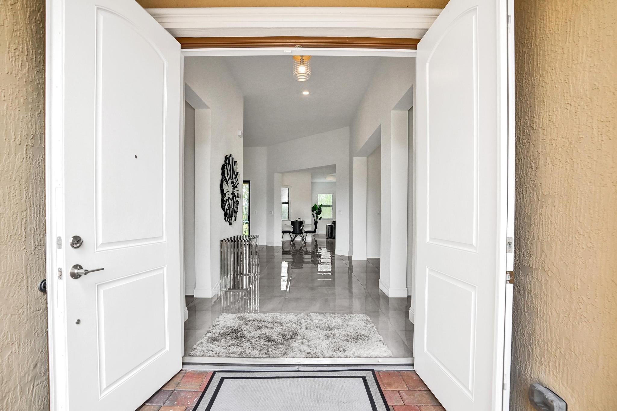 12855 Bayside Ct