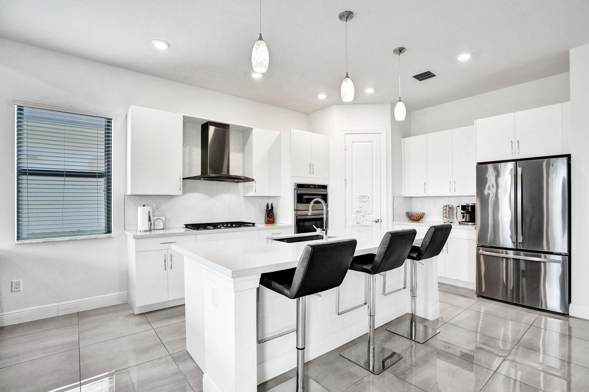 12855 Bayside Ct