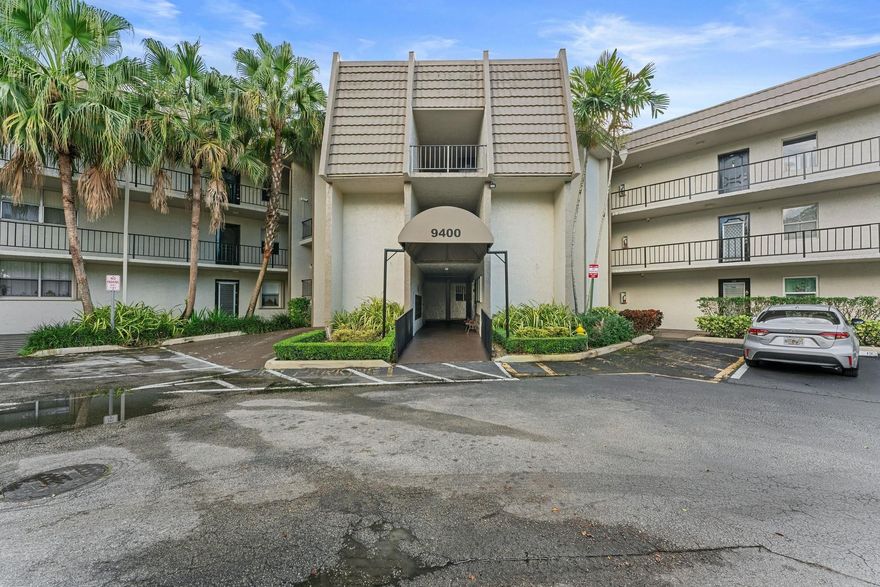 Discover this cozy 1-bedroom, 1-bathroom condo in the peaceful Lime Bay community of Tamarac! This 55+ neighborhood offers great amenities, including a clubhouse, swimming pools, and tennis courts. Enjoy a spacious living area, a private balcony with a water view, and easy access to everything you need. Shop at Tamarac Town Square or Coral Square Mall, and catch live shows at Kings Point Theater. Love the outdoors? Take a walk at Waters Edge Park or Woodmont Natural Area. Nearby restaurants include Cheddar’s Scratch Kitchen, Rotelli’s for Italian, and Bonefish Grill for fresh seafood. This condo is in a prime location with shopping, dining, and entertainment just minutes away!