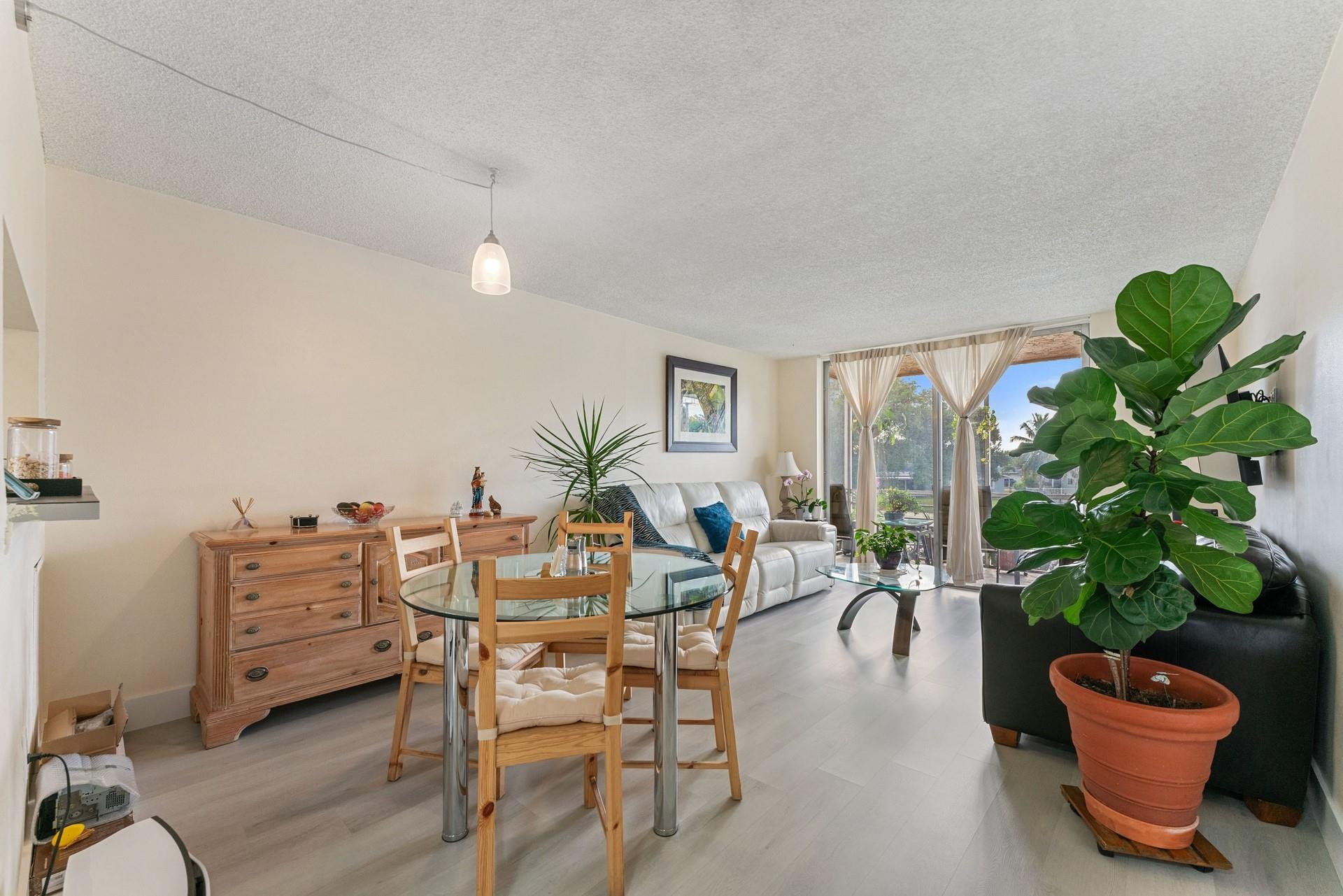 LIME BAY - Residential