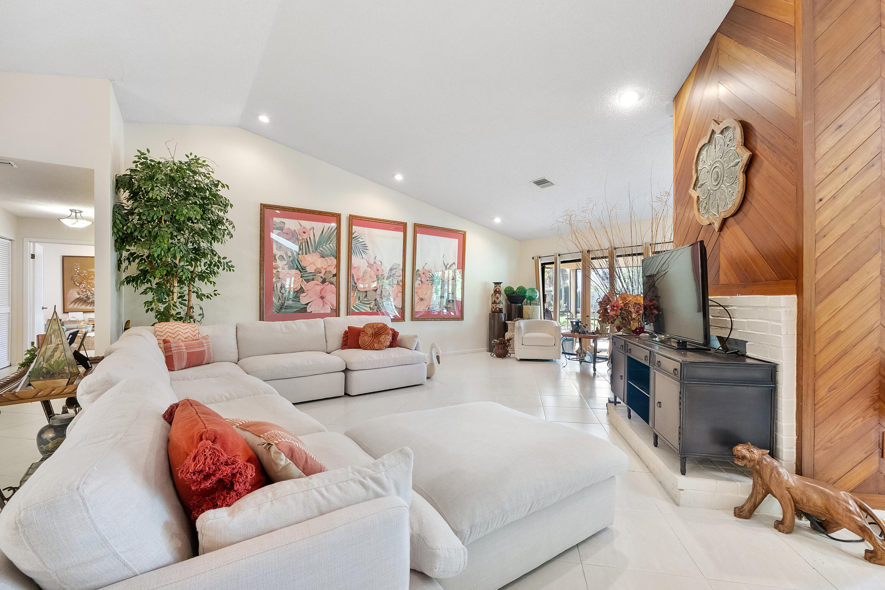 MAPLEWOOD - Residential