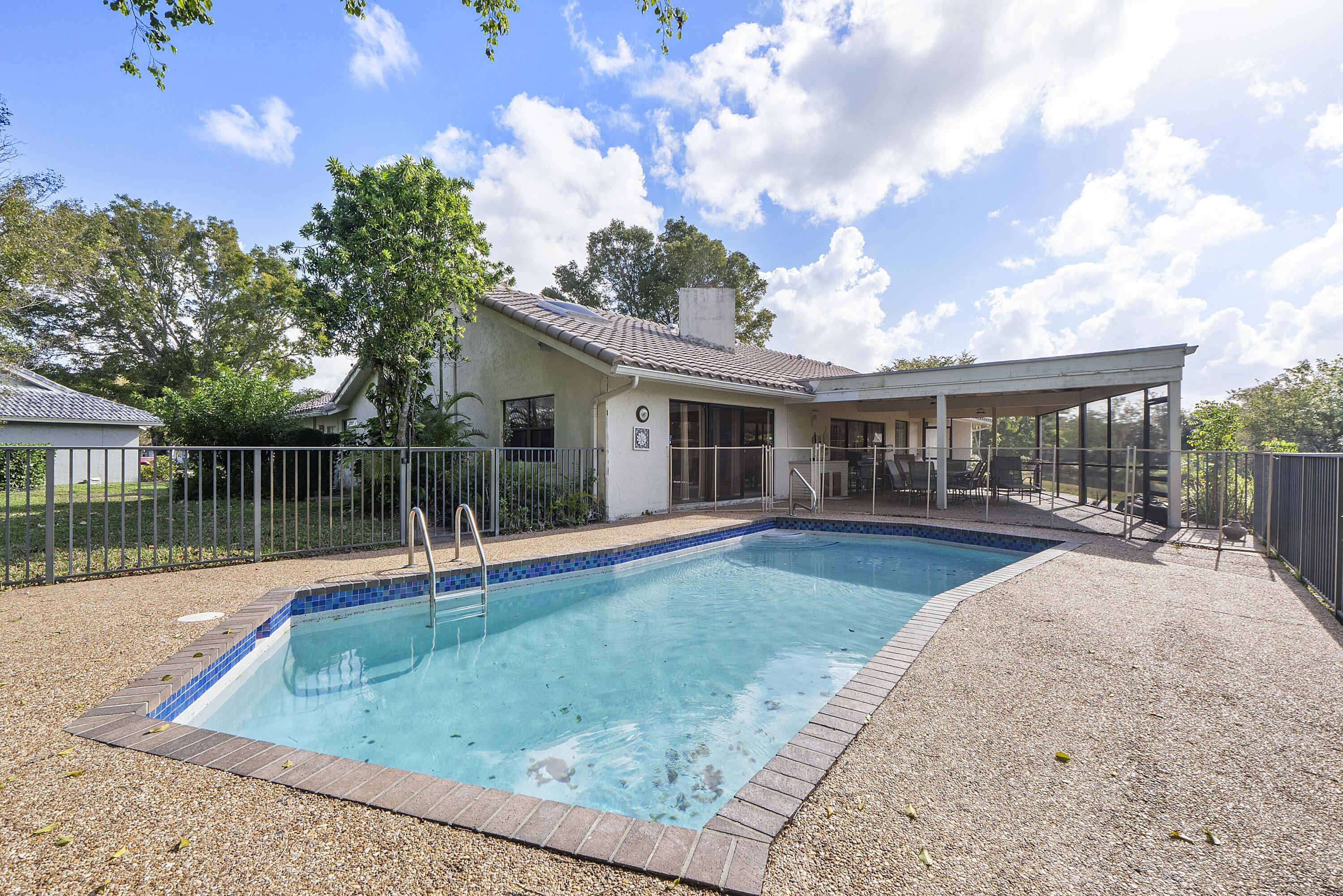 MAPLEWOOD - Residential