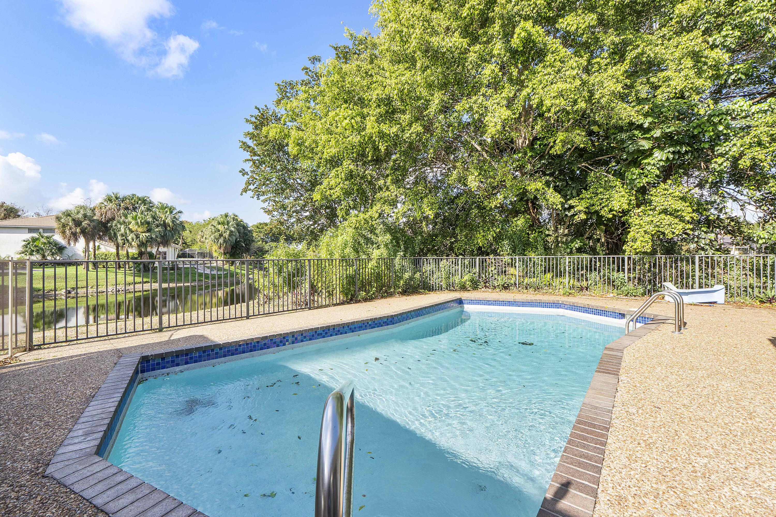 MAPLEWOOD - Residential