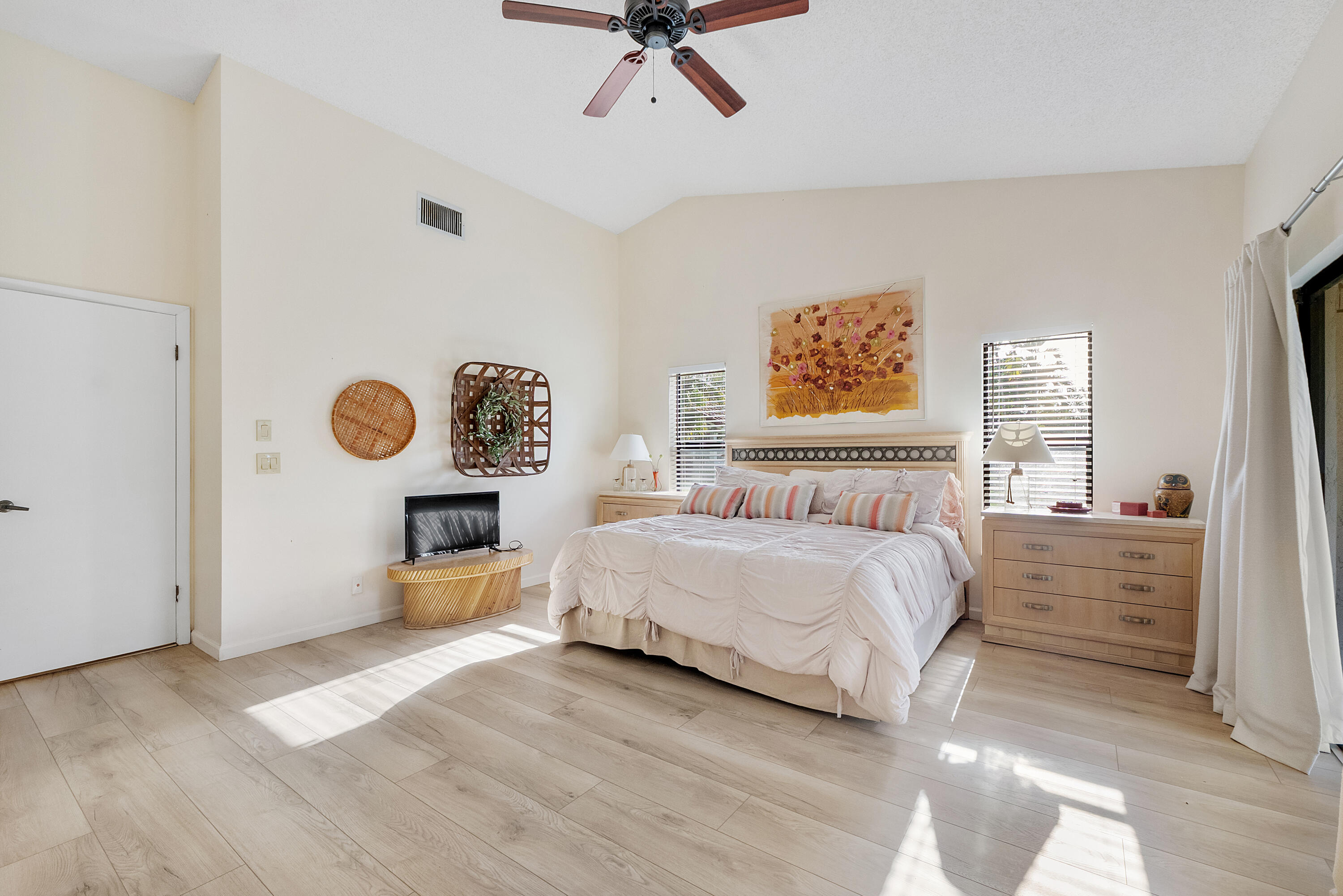 MAPLEWOOD - Residential