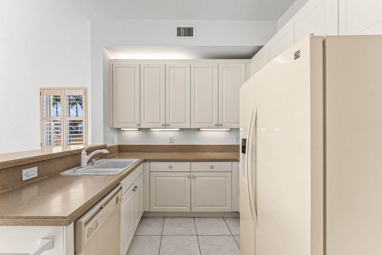 EXETER CONDOMINIUM - Residential