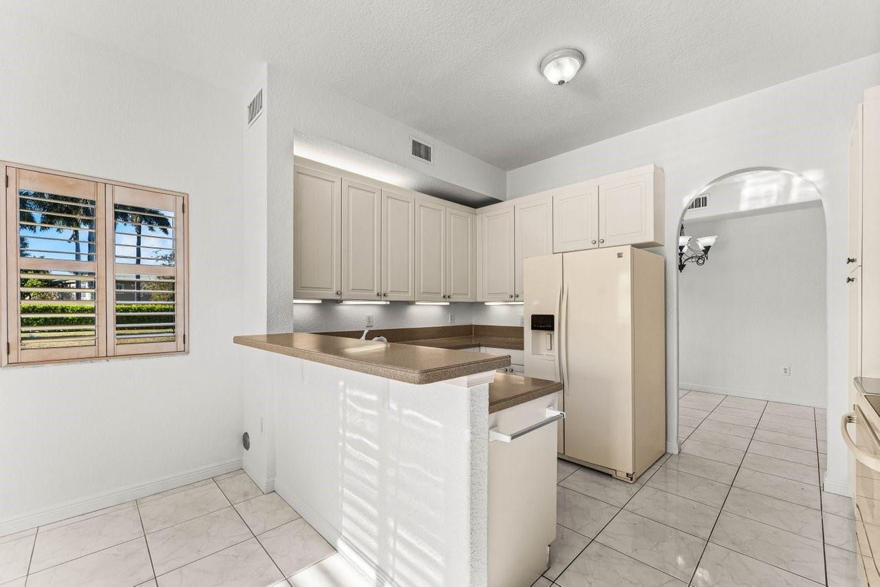 EXETER CONDOMINIUM - Residential