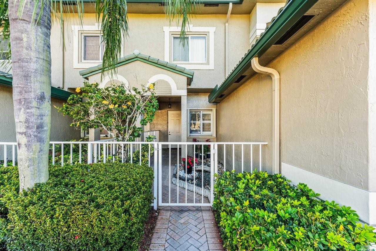 7832 E Exeter Boulevard 102