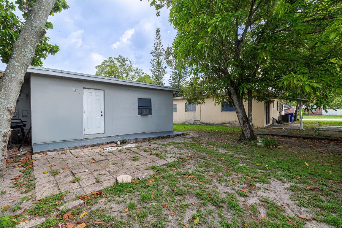 1910 SW 63rd Terrace