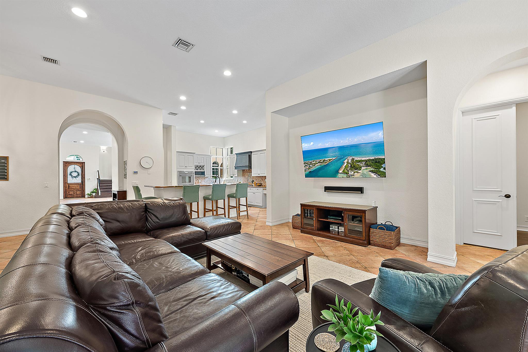 112 Segovia Way