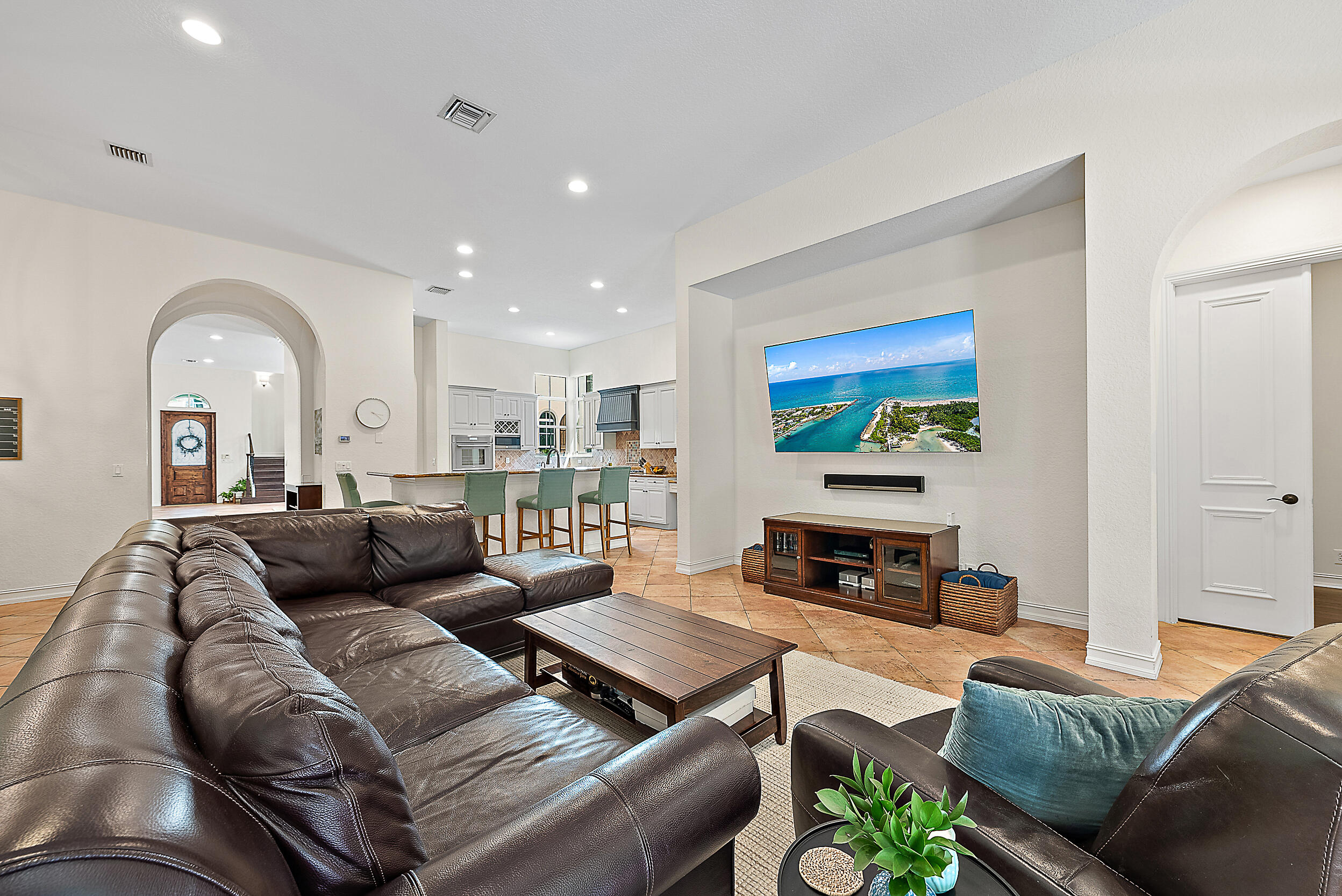 112 Segovia Way