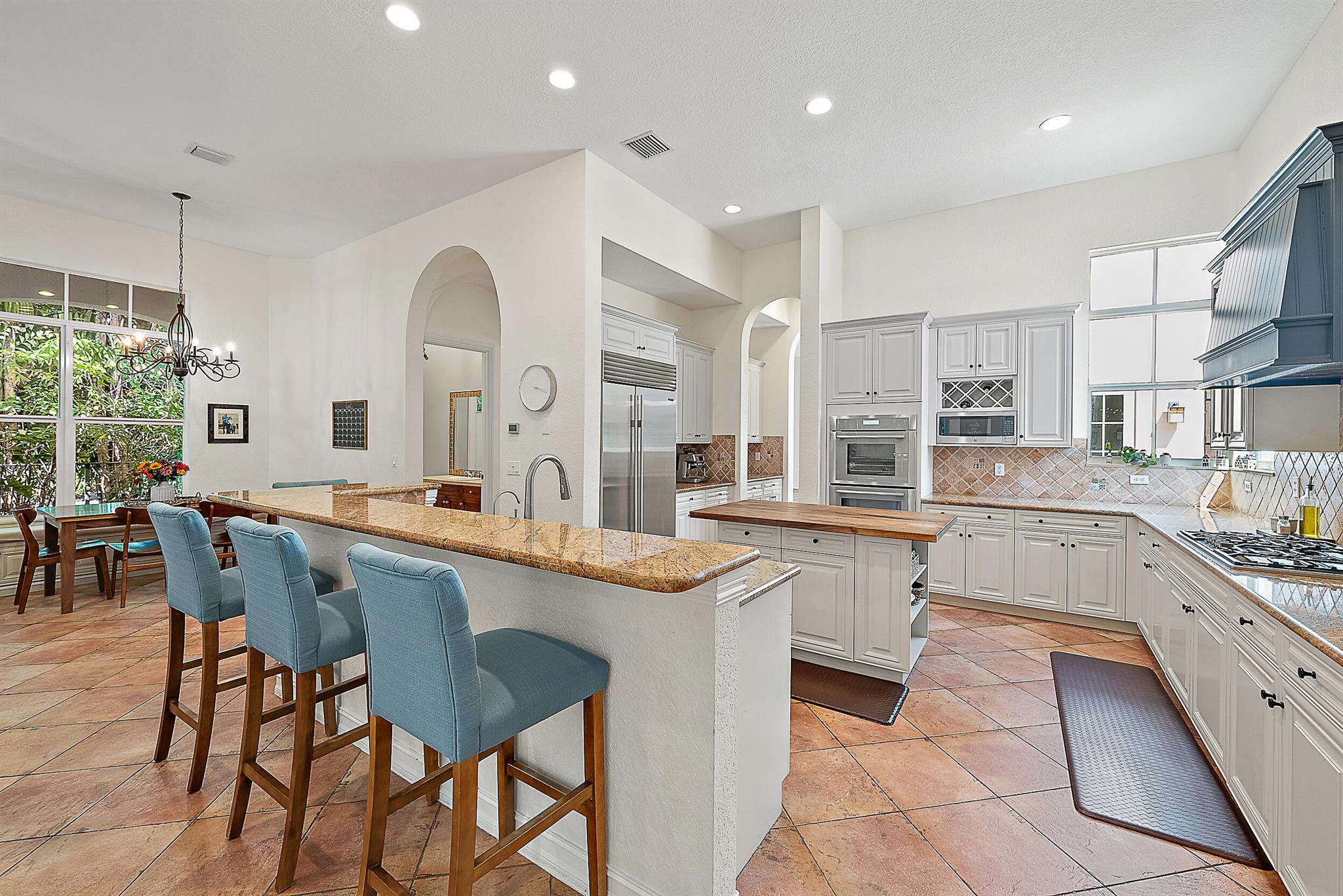 112 Segovia Way