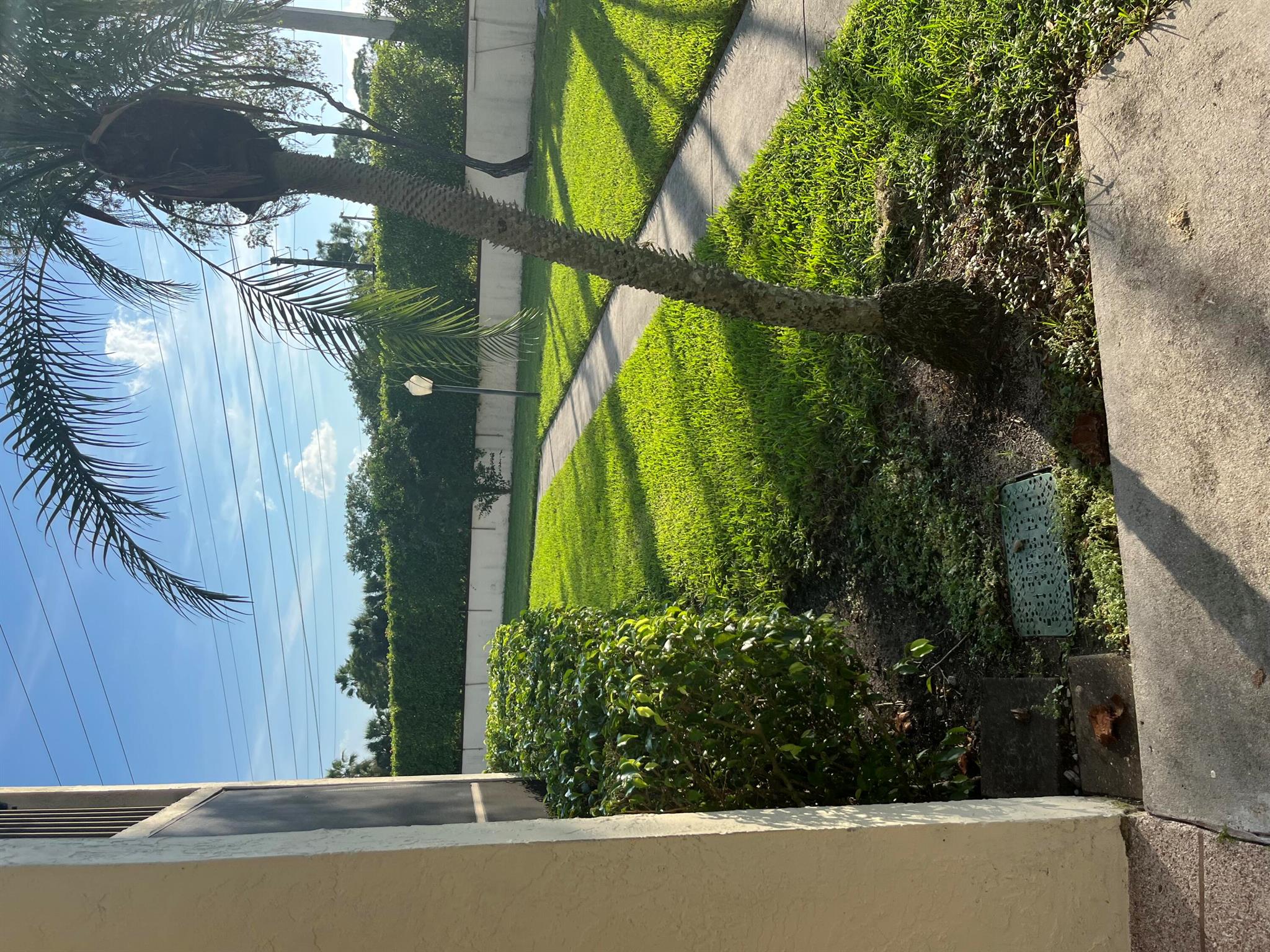Amazing first floor unit 2/2 plus den or office in gated community. Brand new A/C.Close to everything.It won't last!!!!!!!