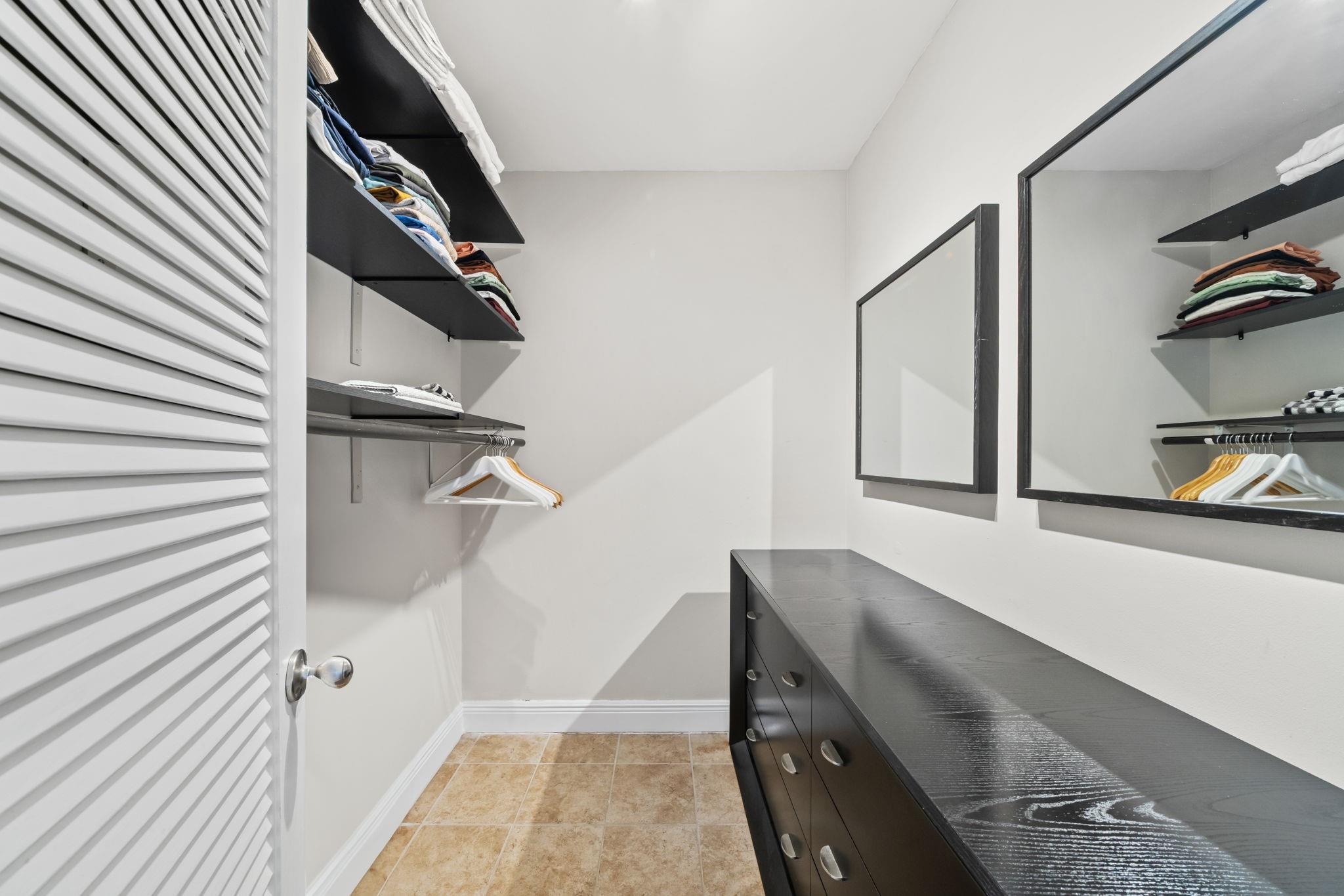 BAYSHORE TOWERS - Residential Lease
