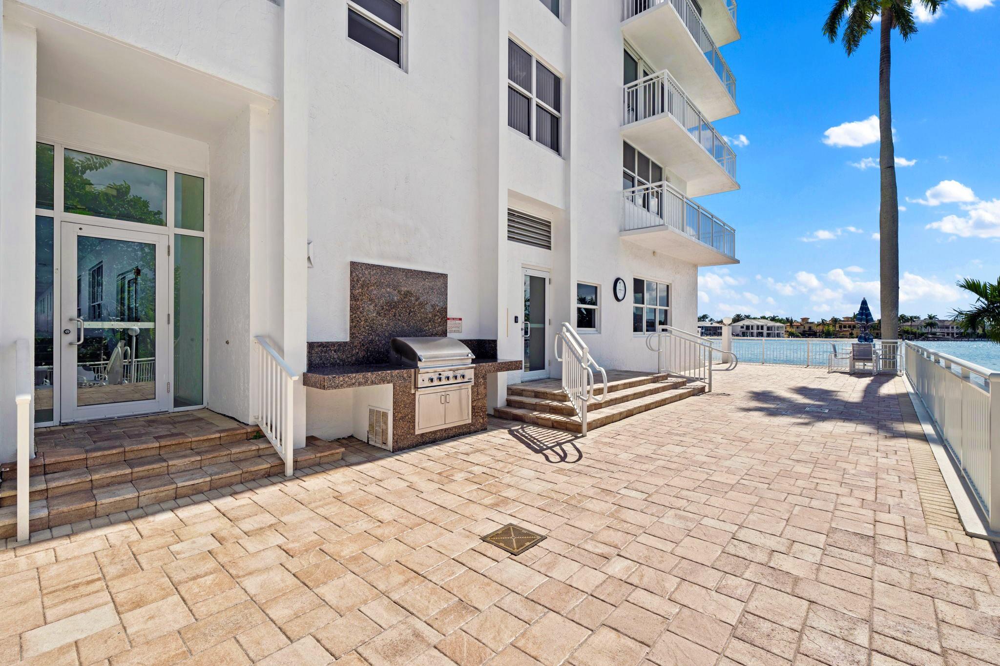BAYSHORE TOWERS - Residential Lease