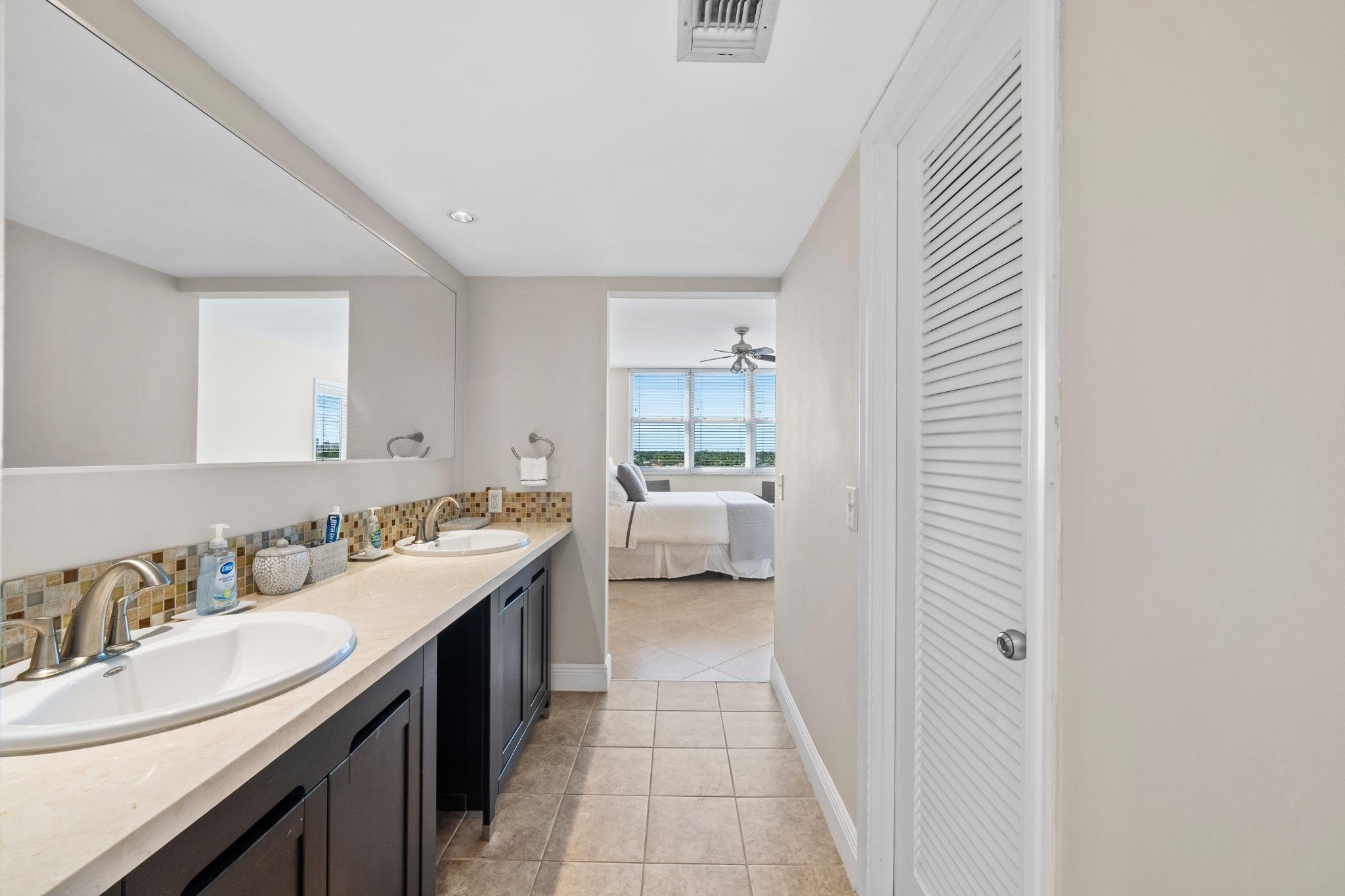BAYSHORE TOWERS - Residential Lease