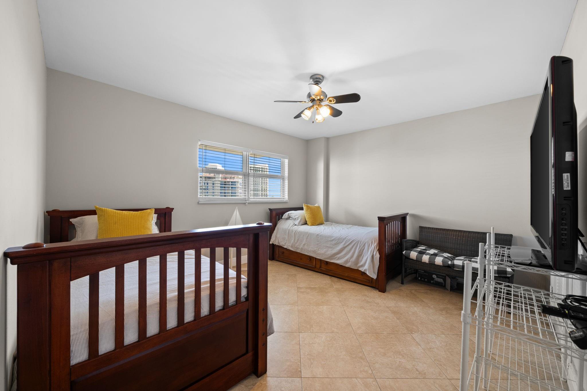 BAYSHORE TOWERS - Residential Lease