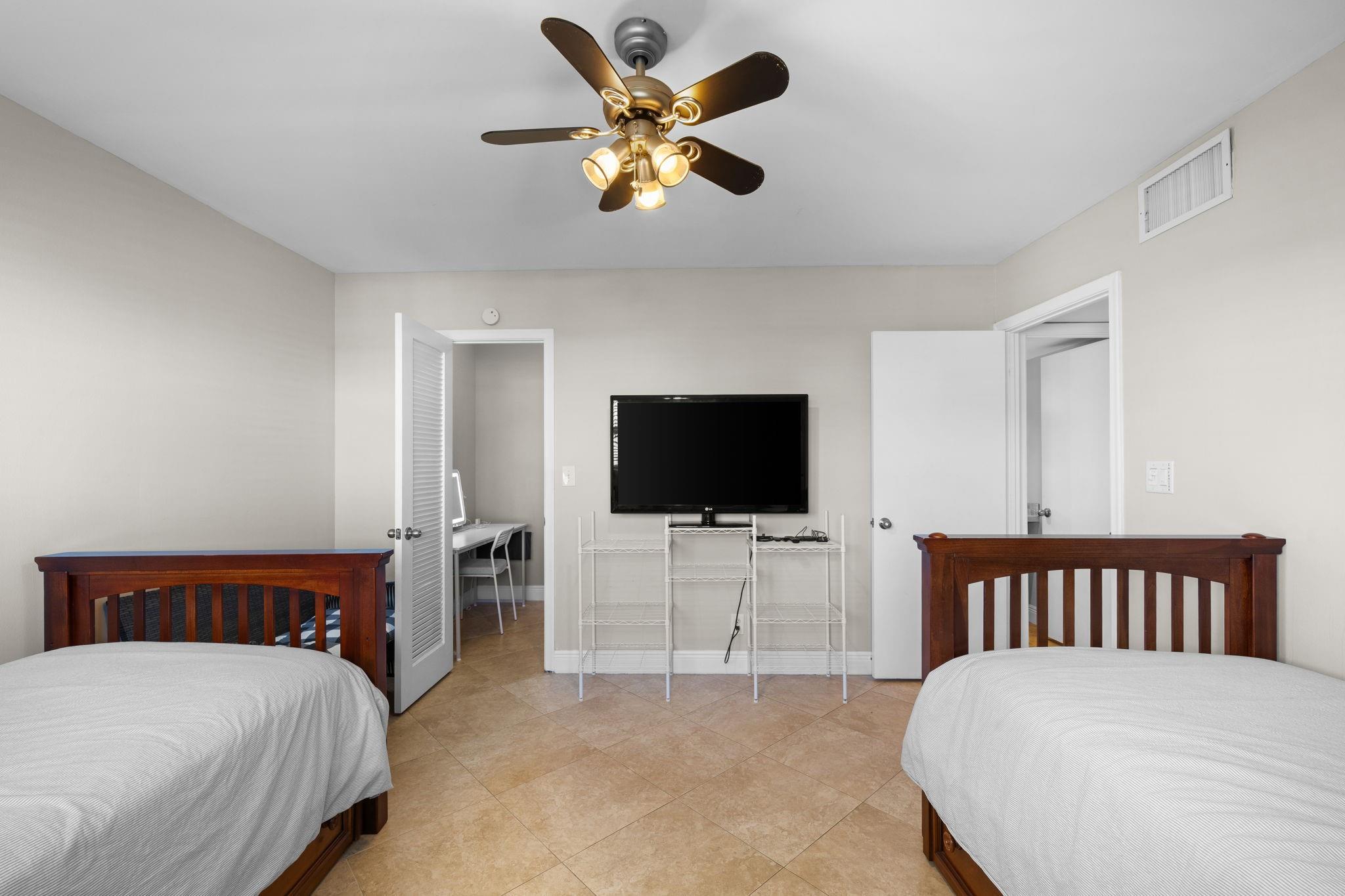 BAYSHORE TOWERS - Residential Lease
