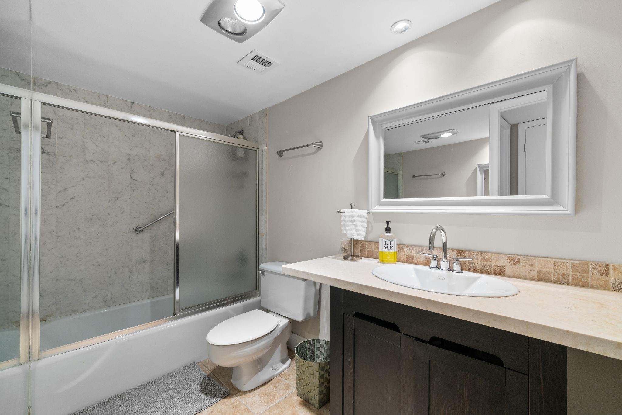 BAYSHORE TOWERS - Residential Lease