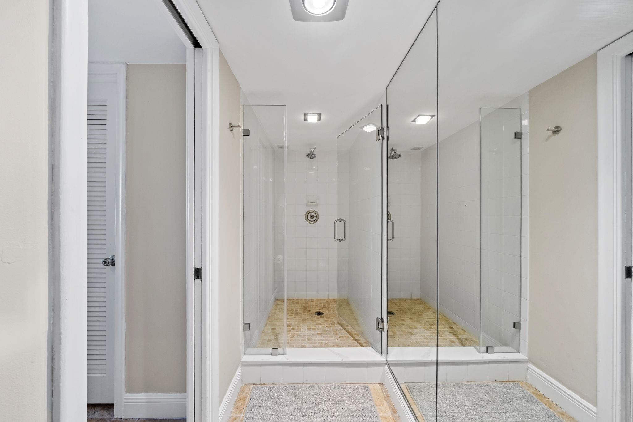 BAYSHORE TOWERS - Residential Lease