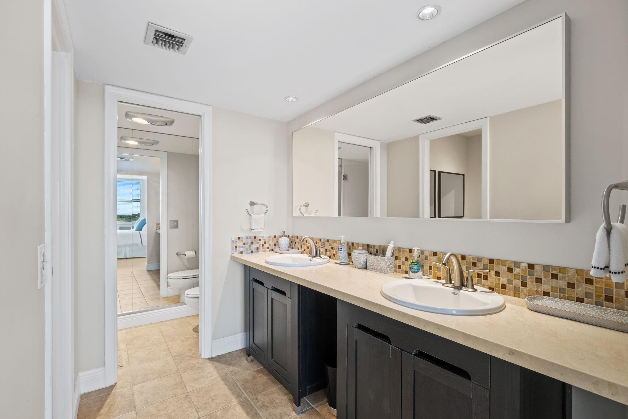 BAYSHORE TOWERS - Residential Lease