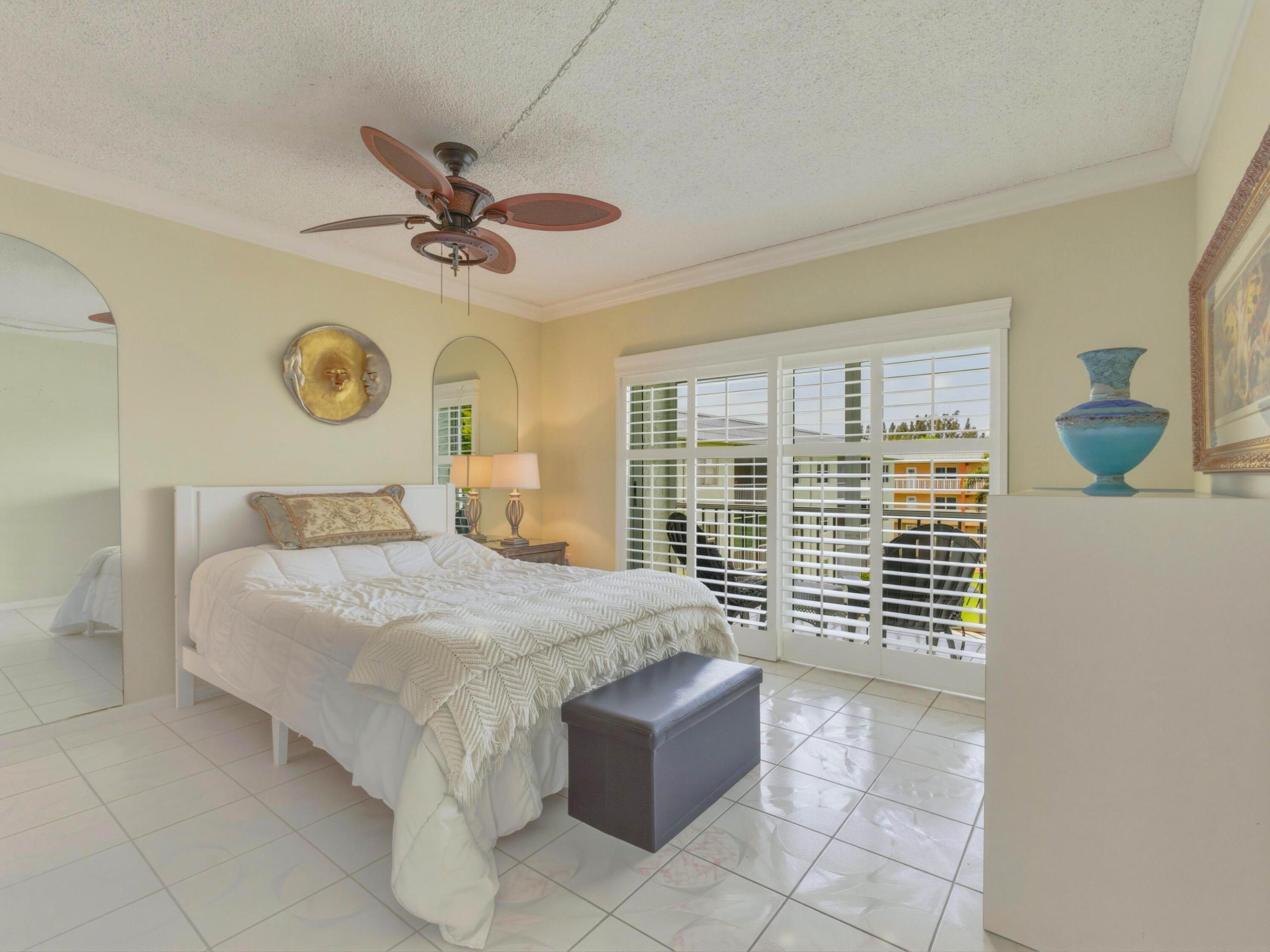 SANDALFOOT SOUTH TWO CONDO OR2089P775 - Residential