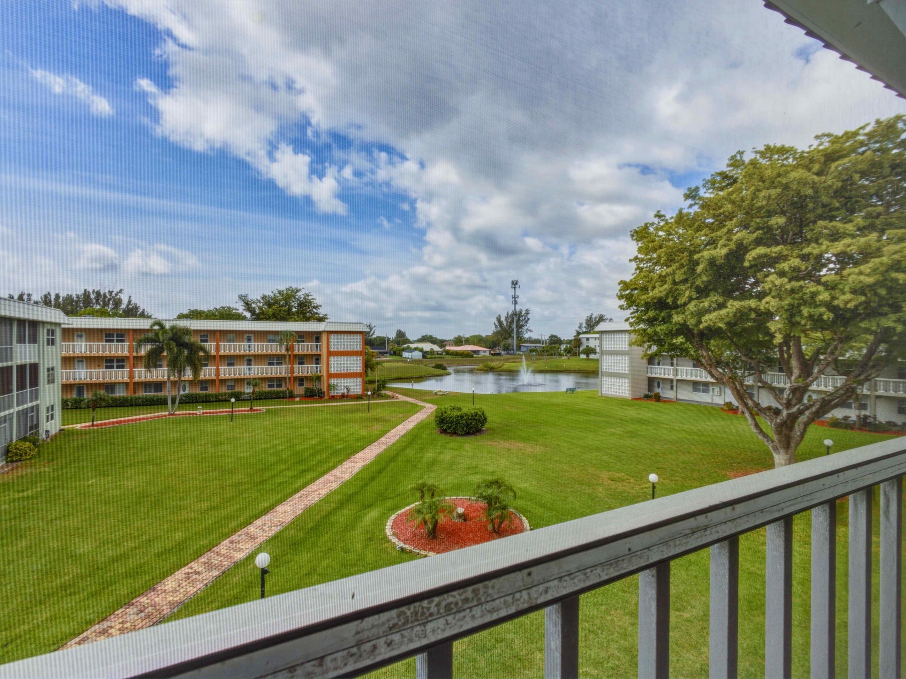 SANDALFOOT SOUTH TWO CONDO OR2089P775 - Residential