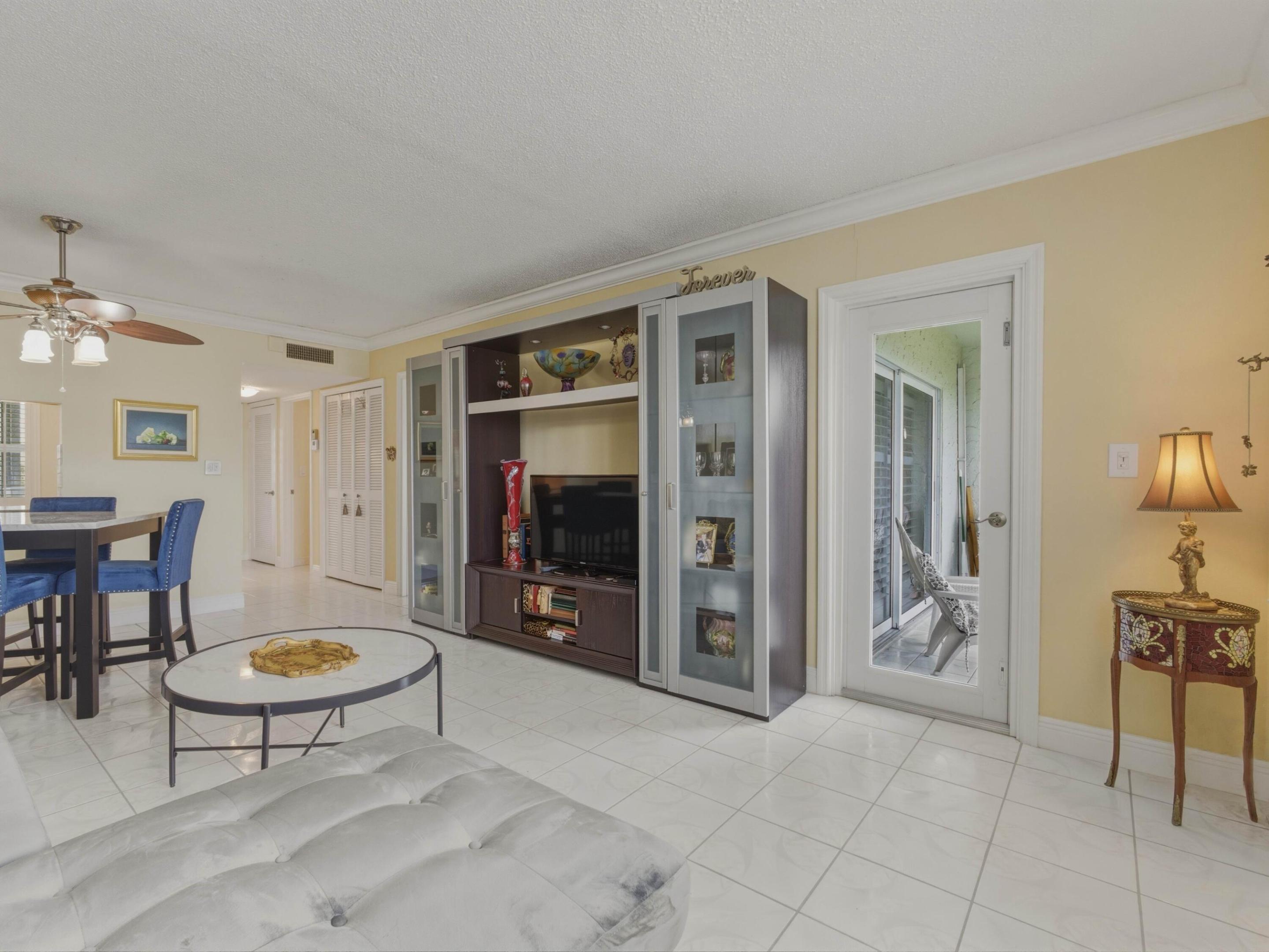 SANDALFOOT SOUTH TWO CONDO OR2089P775 - Residential