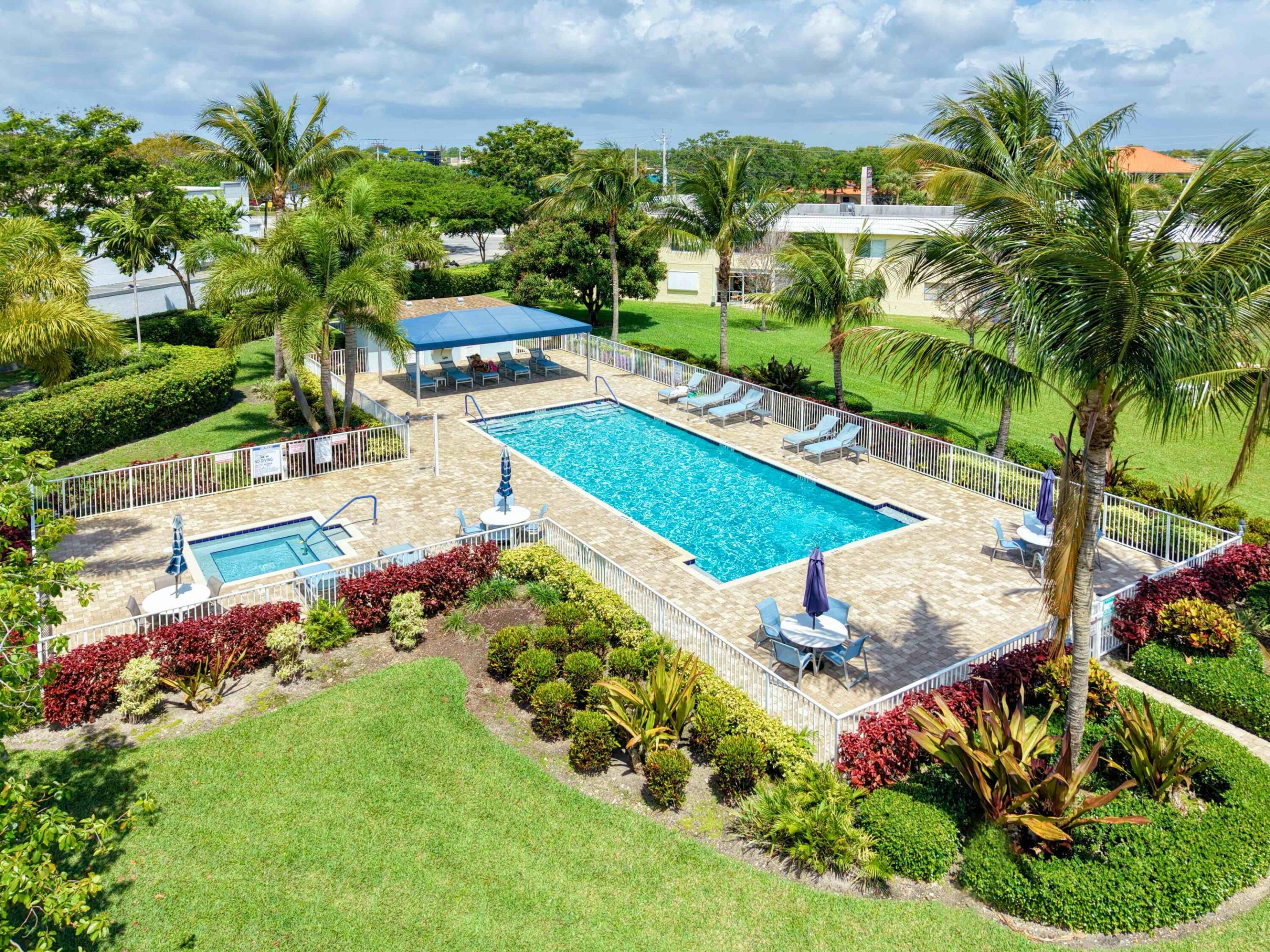 SANDALFOOT SOUTH TWO CONDO OR2089P775 - Residential