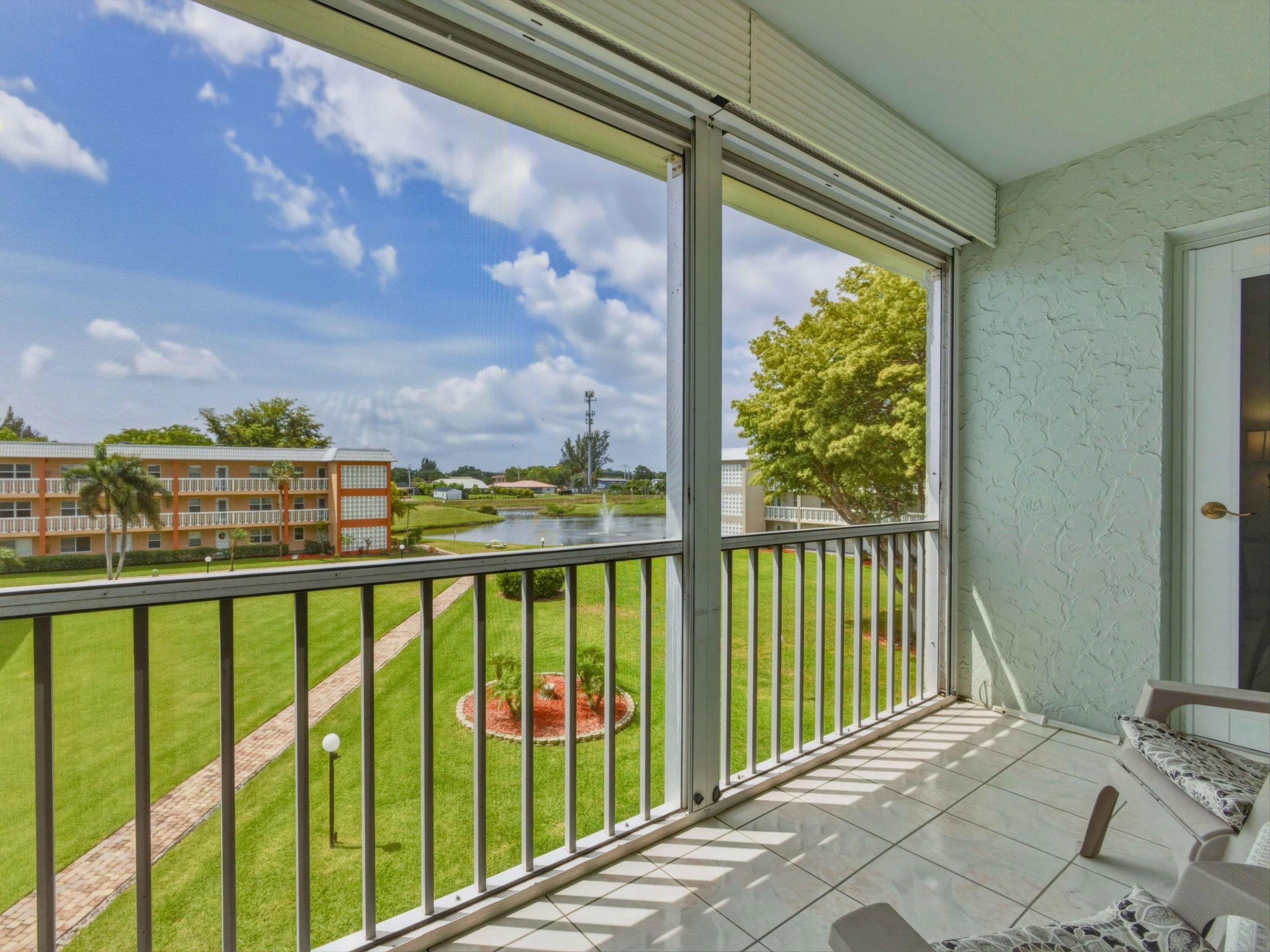 SANDALFOOT SOUTH TWO CONDO OR2089P775 - Residential