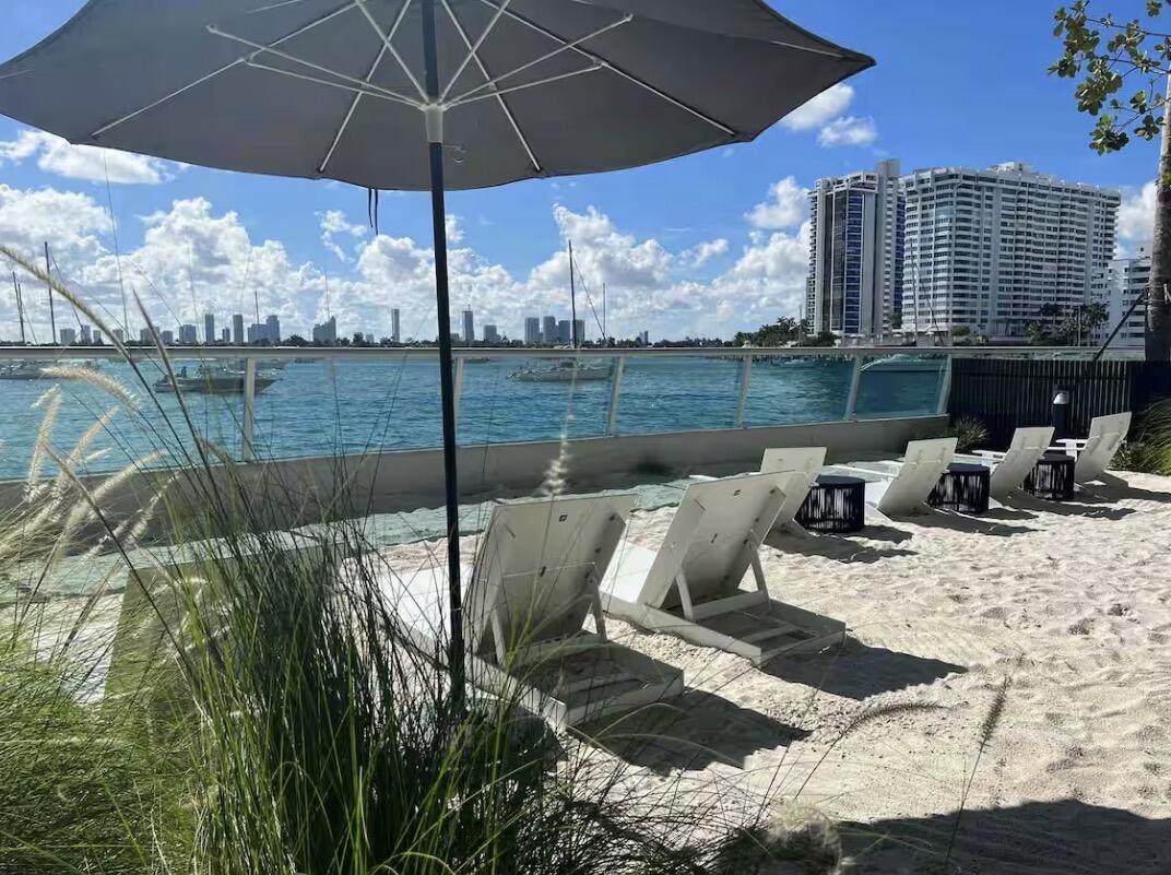 FLAMINGO SOUTH - Residential