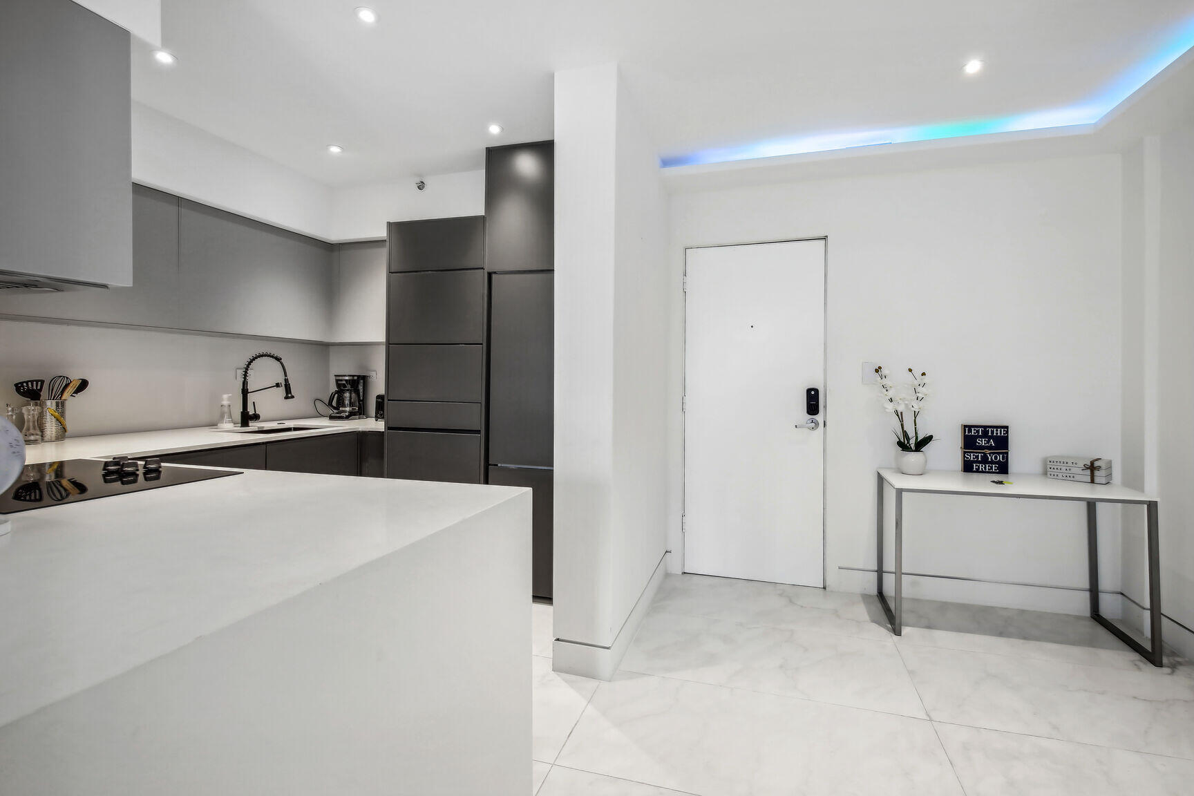 FLAMINGO SOUTH - Residential