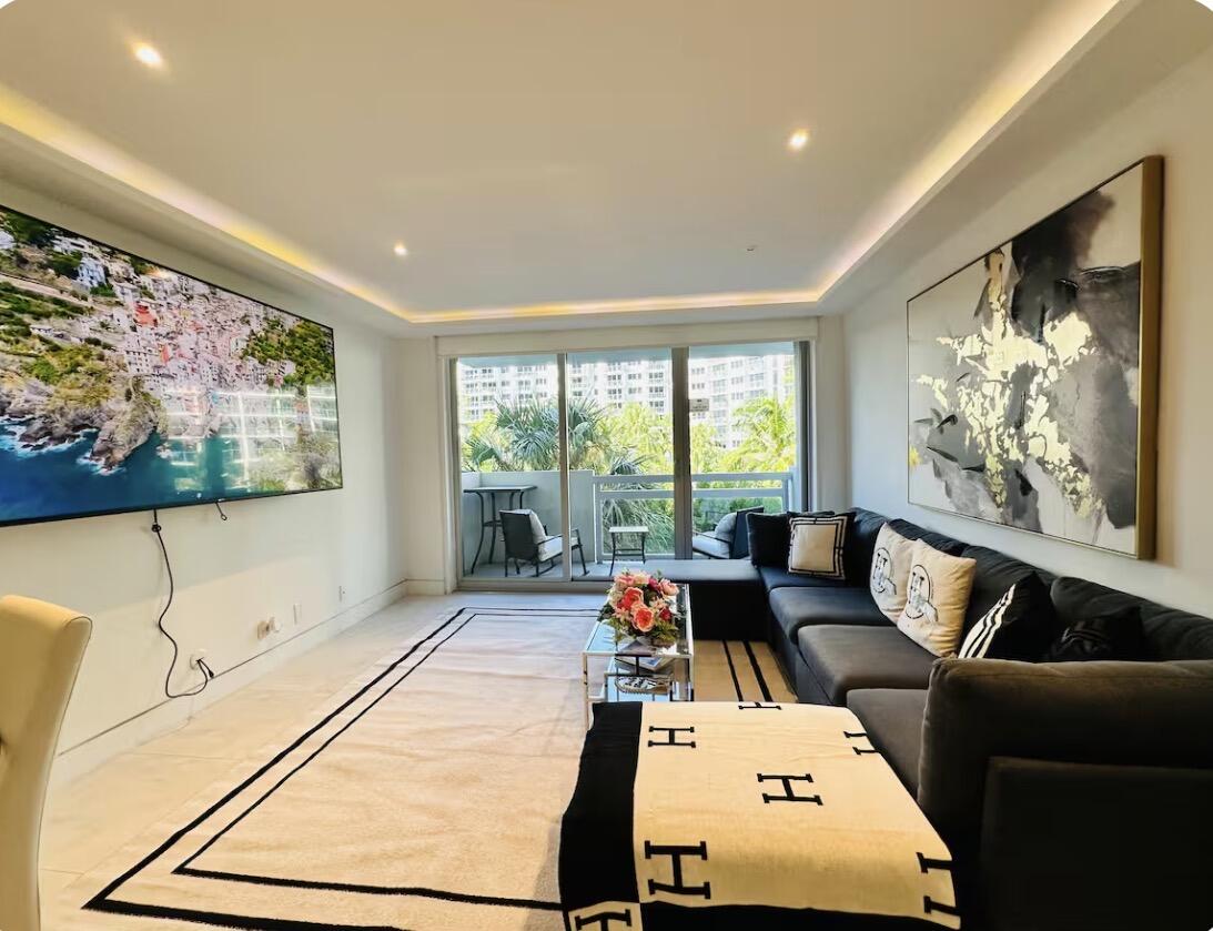FLAMINGO SOUTH - Residential