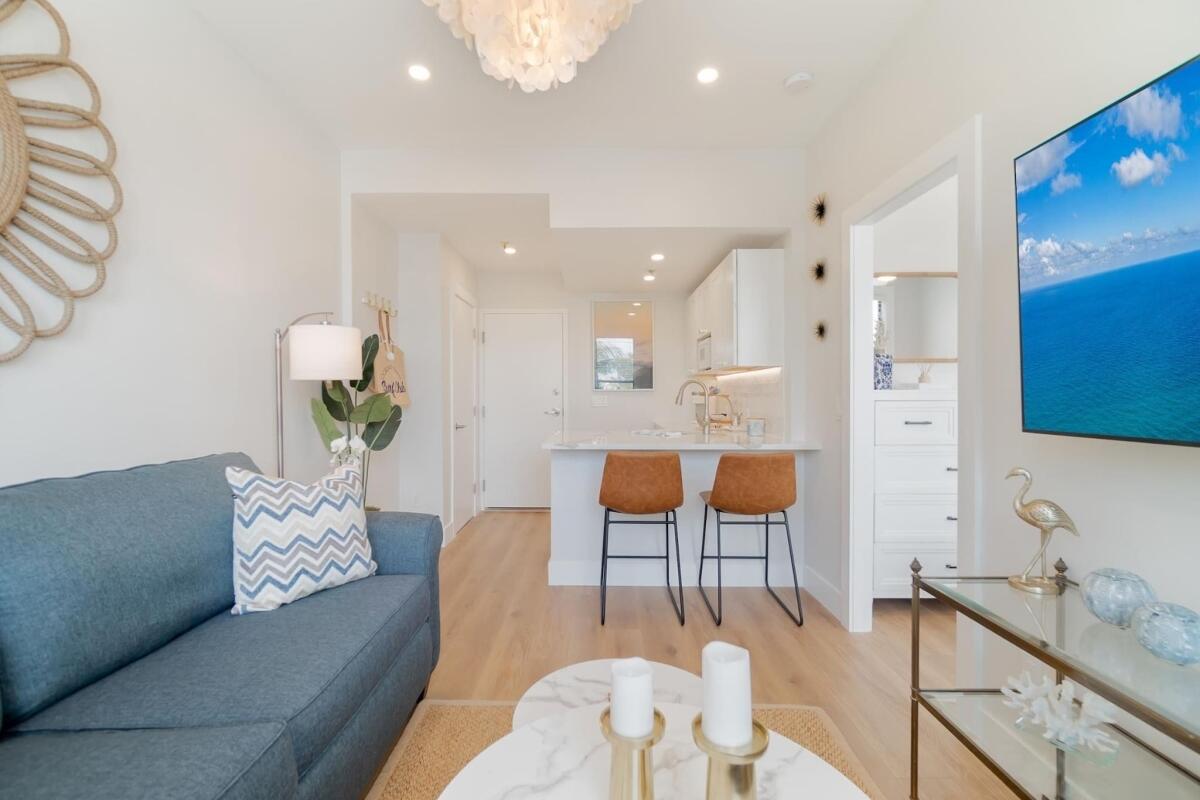 235 Sunrise Avenue Unit 2208