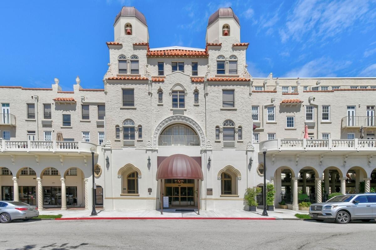 PALM BEACH HOTEL CONDO - Residential