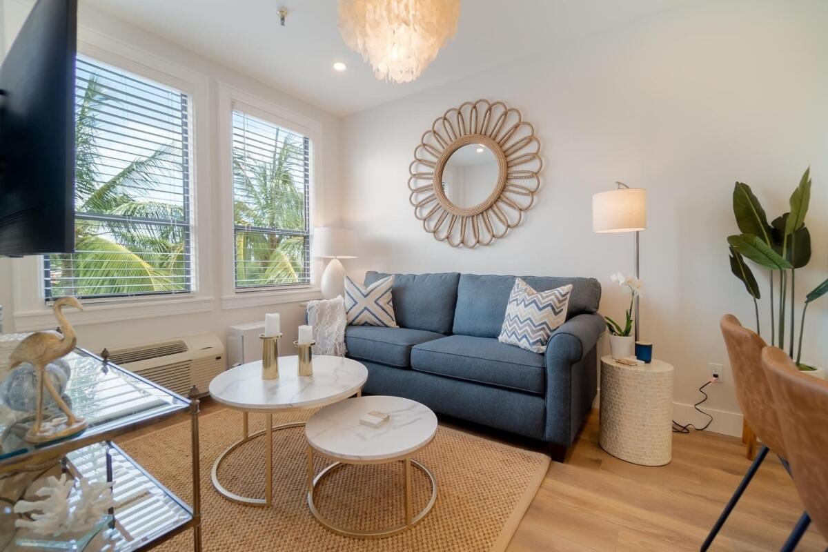 235 Sunrise Avenue Unit 2208