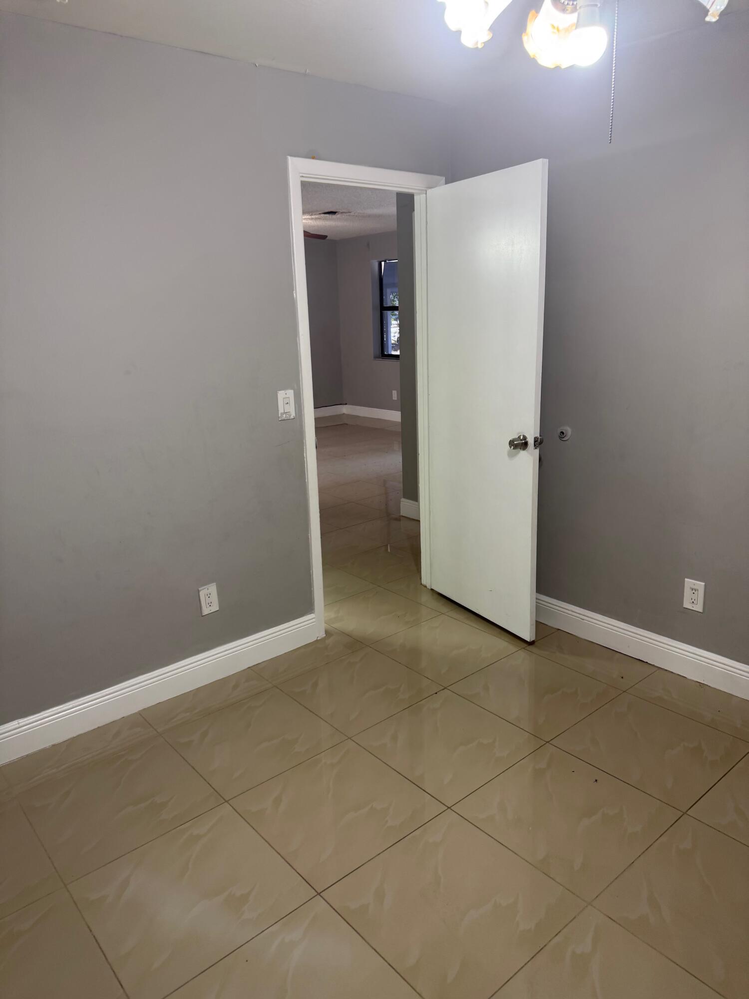 HAVERHILL RIDING ESTS IN - Residential Lease