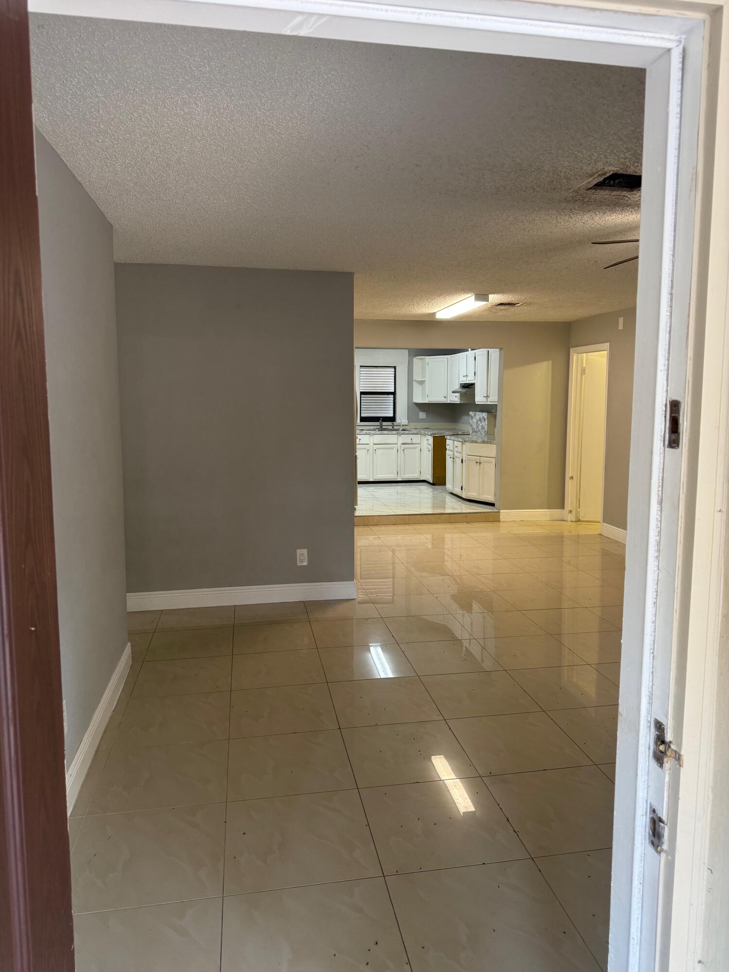 HAVERHILL RIDING ESTS IN - Residential Lease