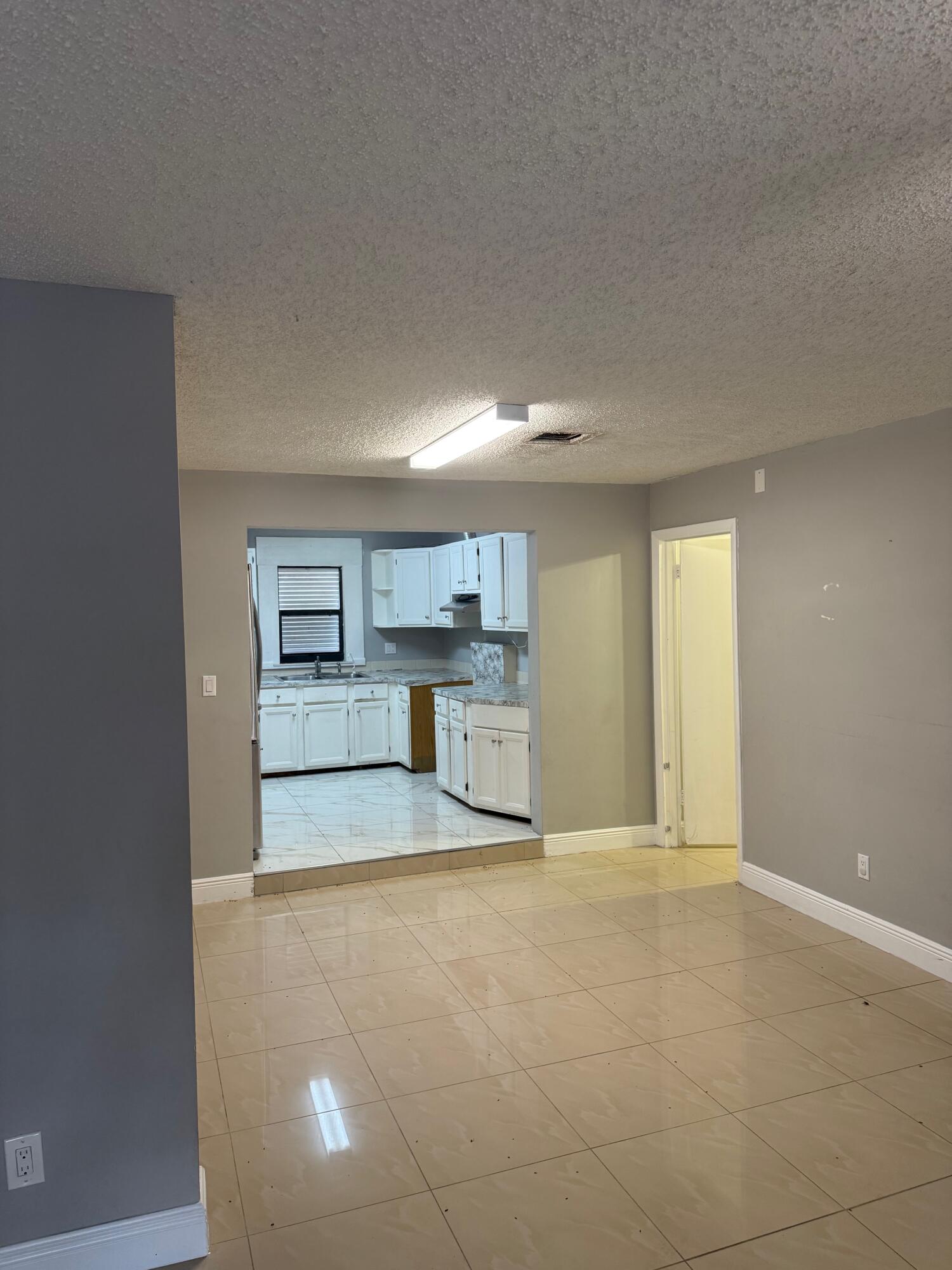 HAVERHILL RIDING ESTS IN - Residential Lease