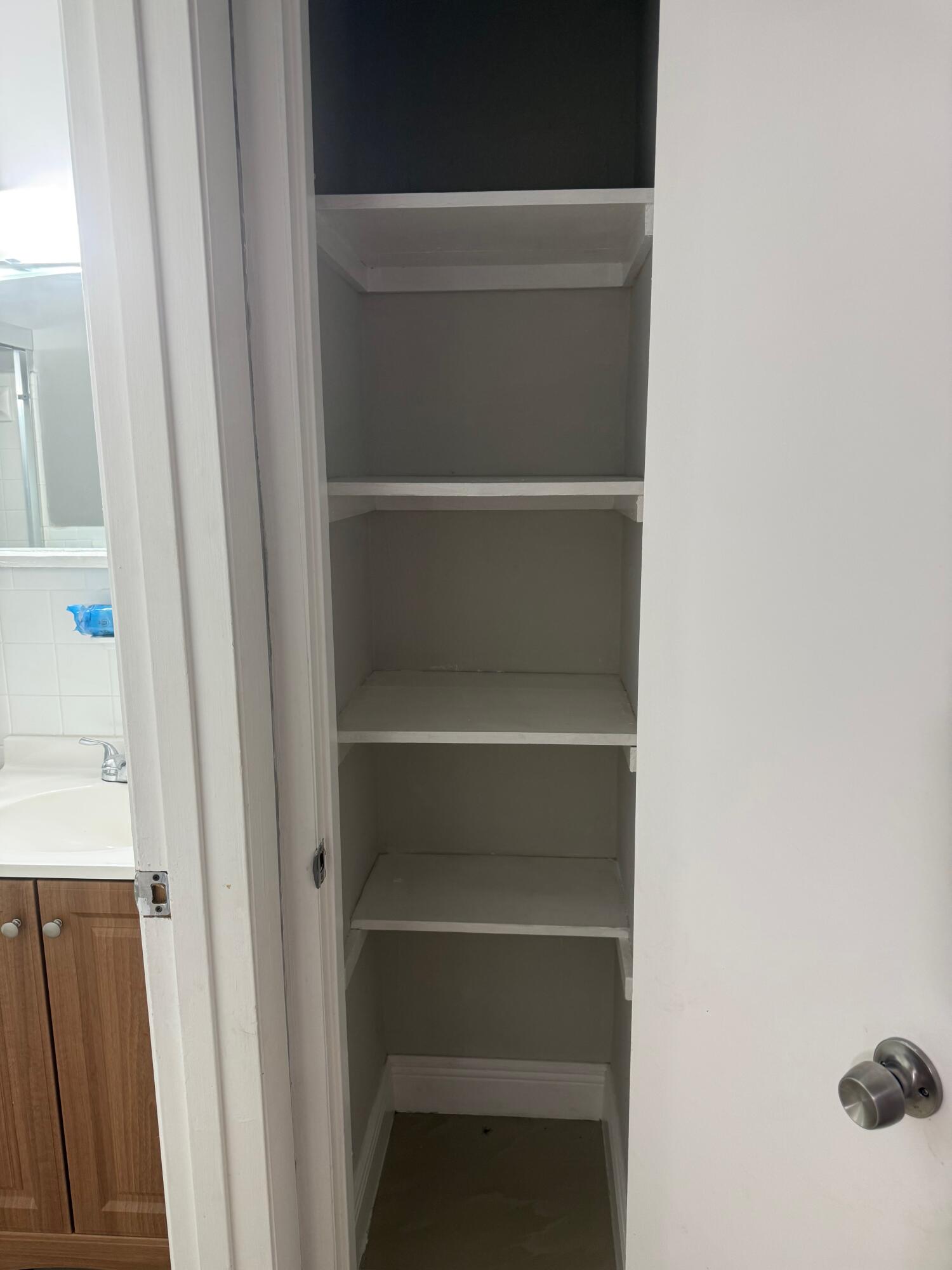 HAVERHILL RIDING ESTS IN - Residential Lease