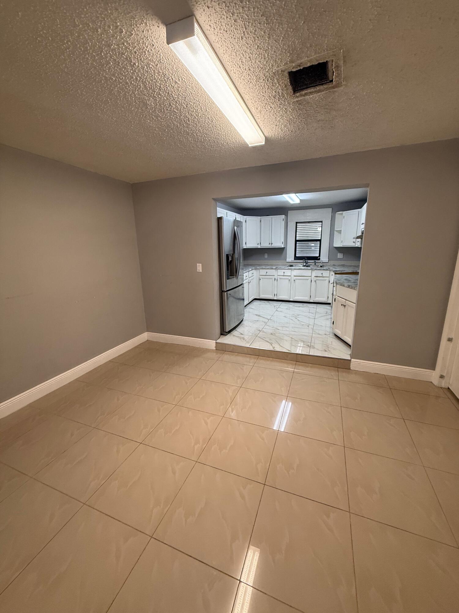 HAVERHILL RIDING ESTS IN - Residential Lease