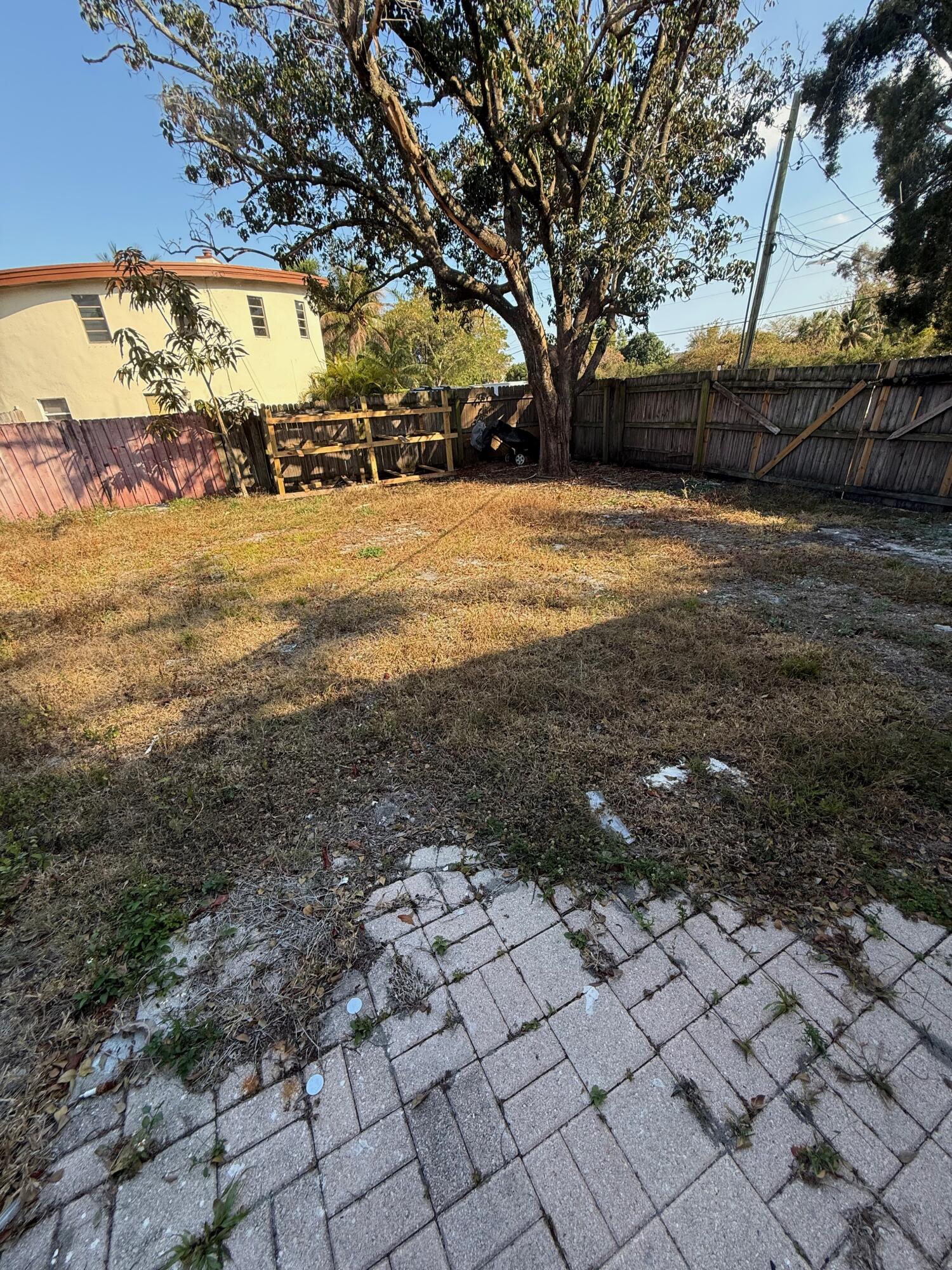 HAVERHILL RIDING ESTS IN - Residential Lease