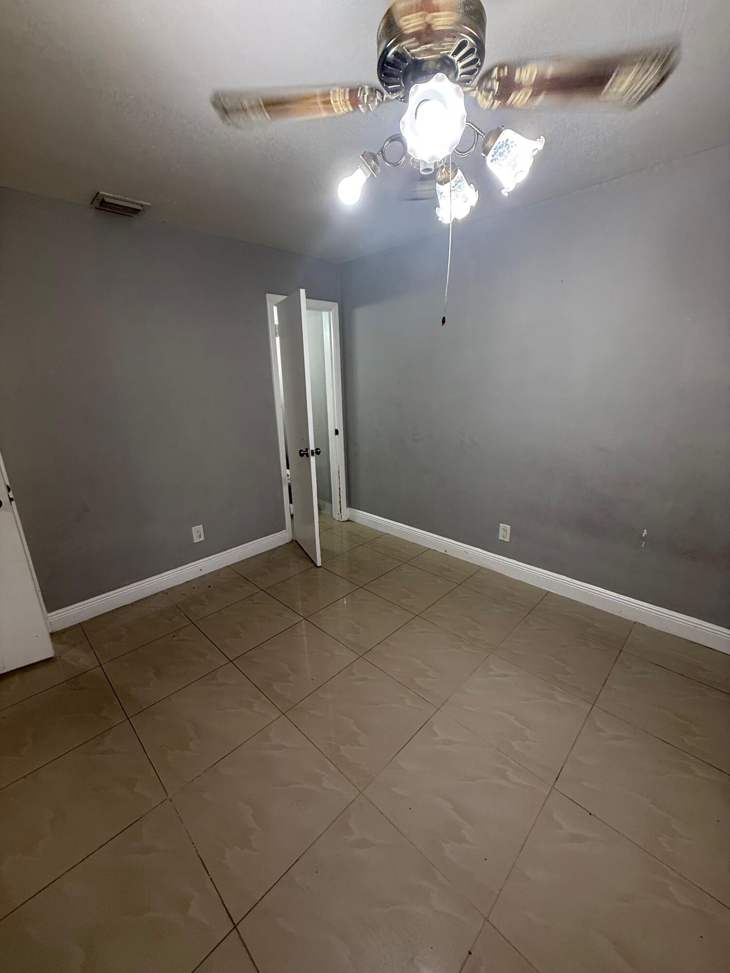 HAVERHILL RIDING ESTS IN - Residential Lease