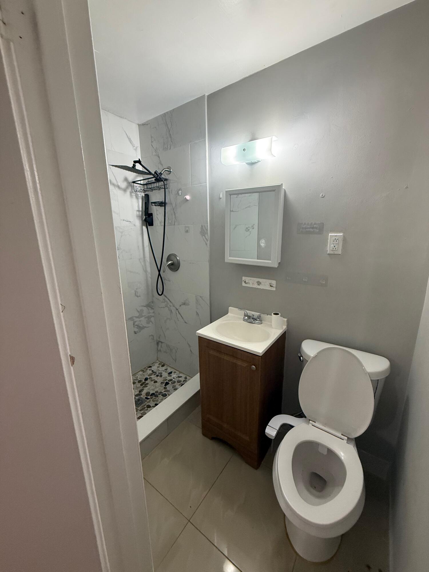 HAVERHILL RIDING ESTS IN - Residential Lease