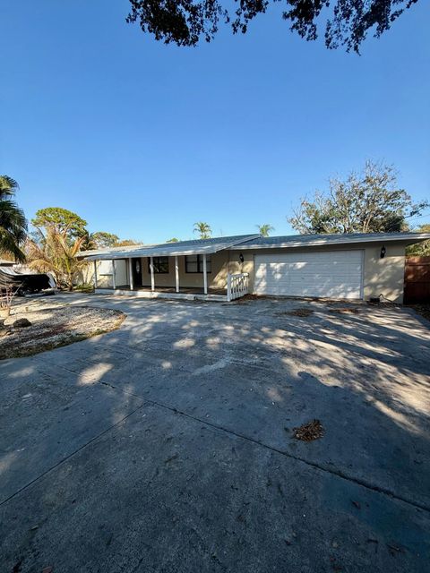 5163 Club Rd West Palm Beach FL 33415