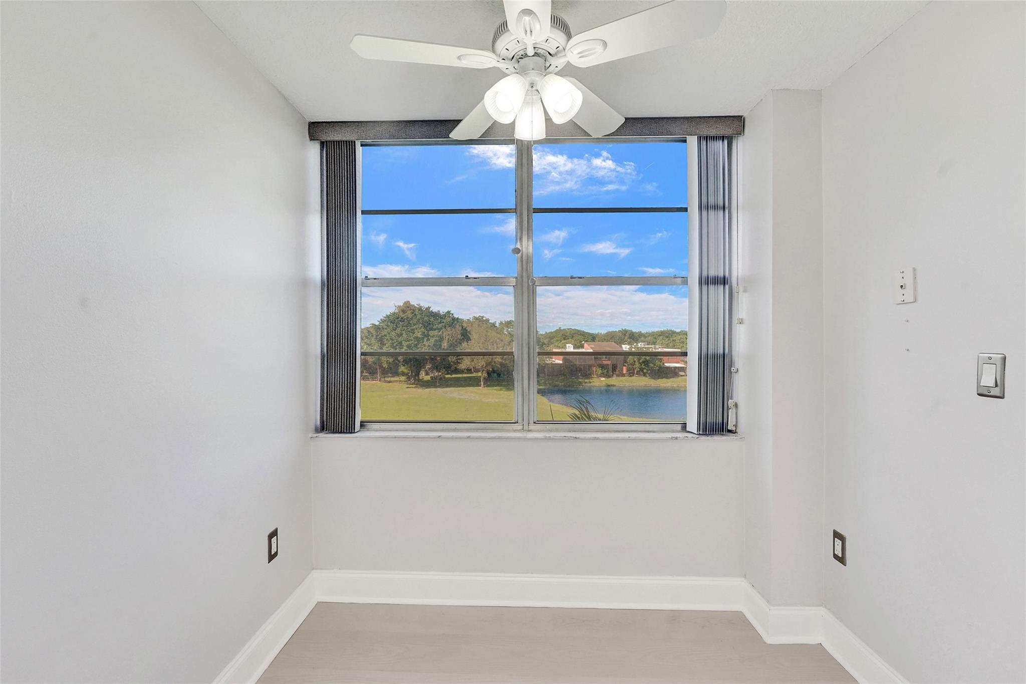 1000 Saint Charles Pl 305