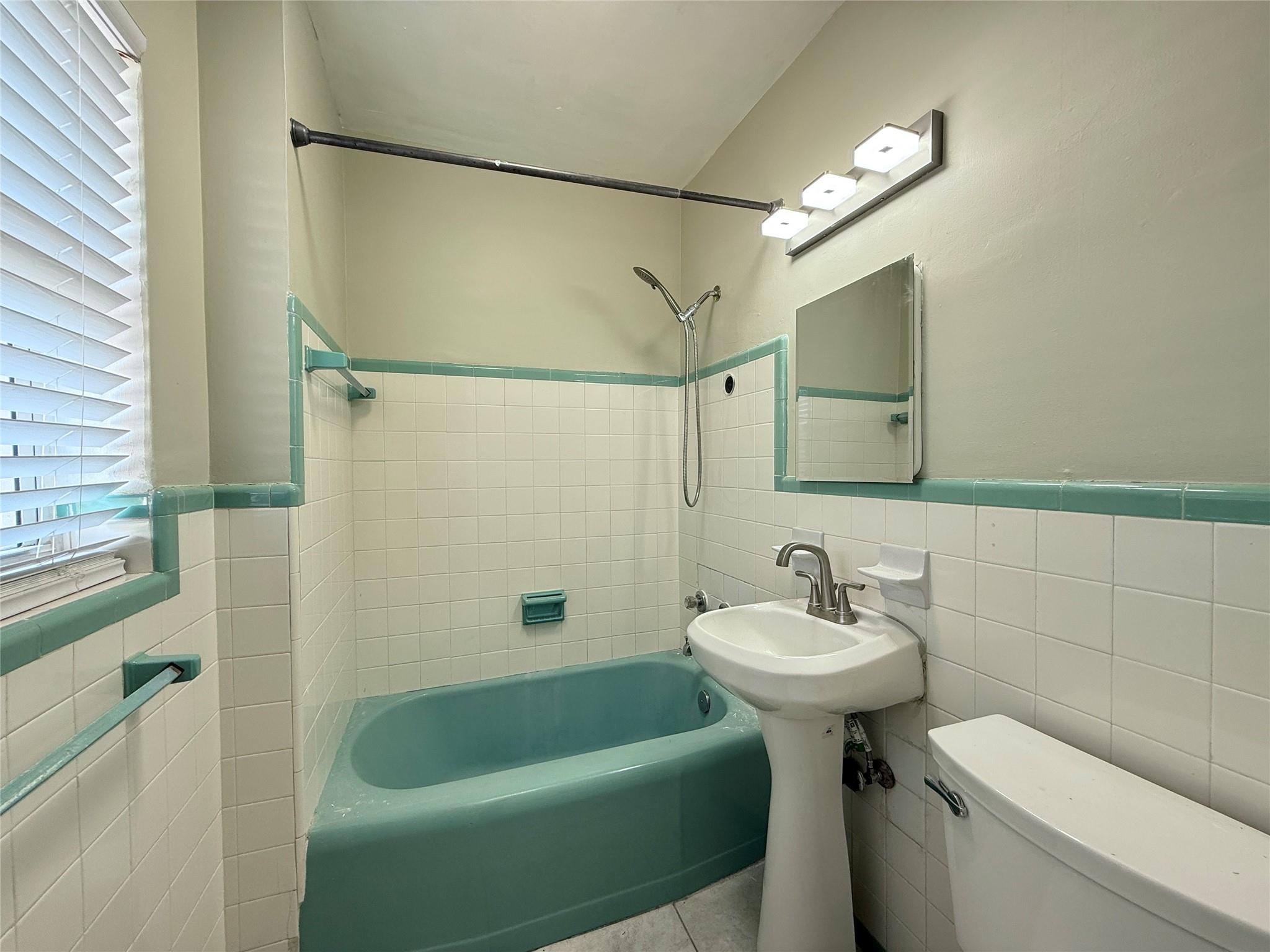 Oakland Park Second Add 1 - Residential Lease